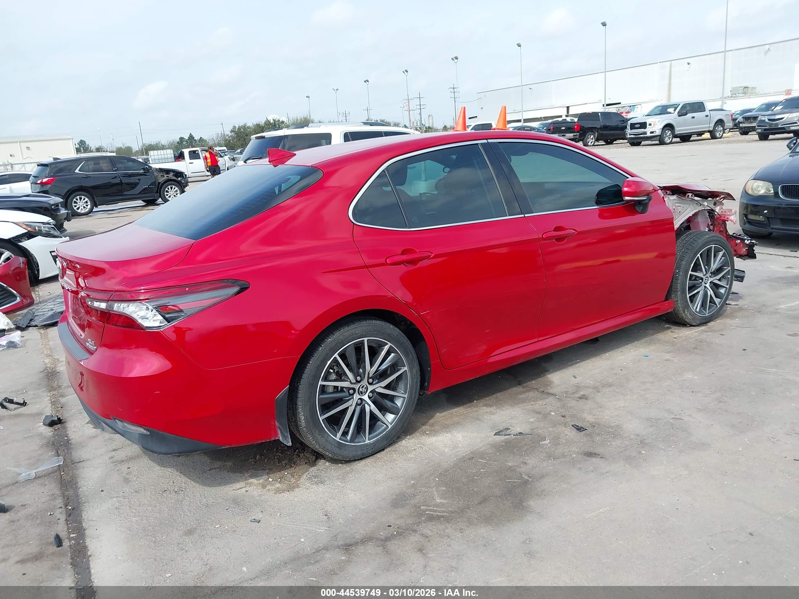 TOYOTA CAMRY image 4