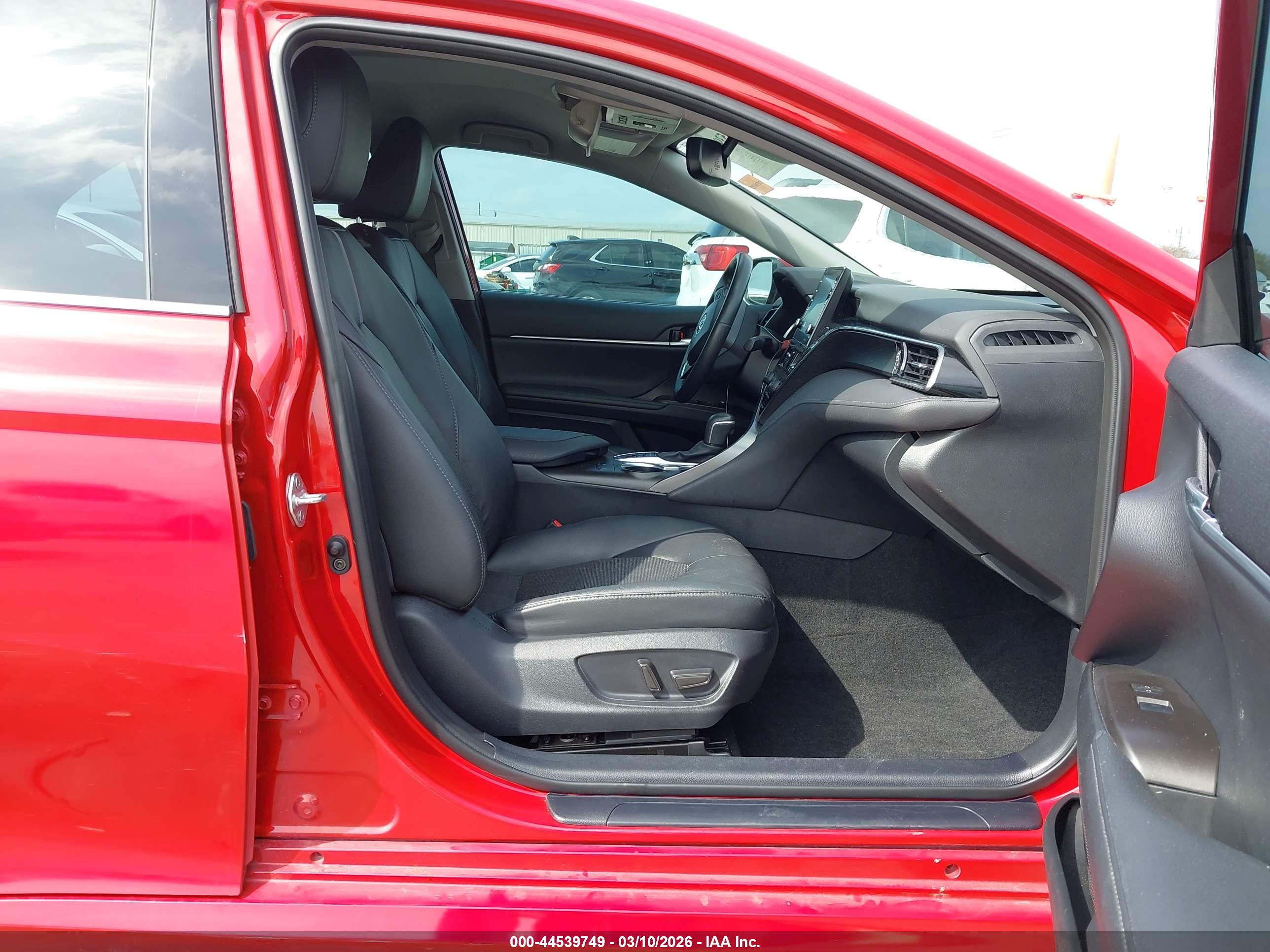 TOYOTA CAMRY image 5