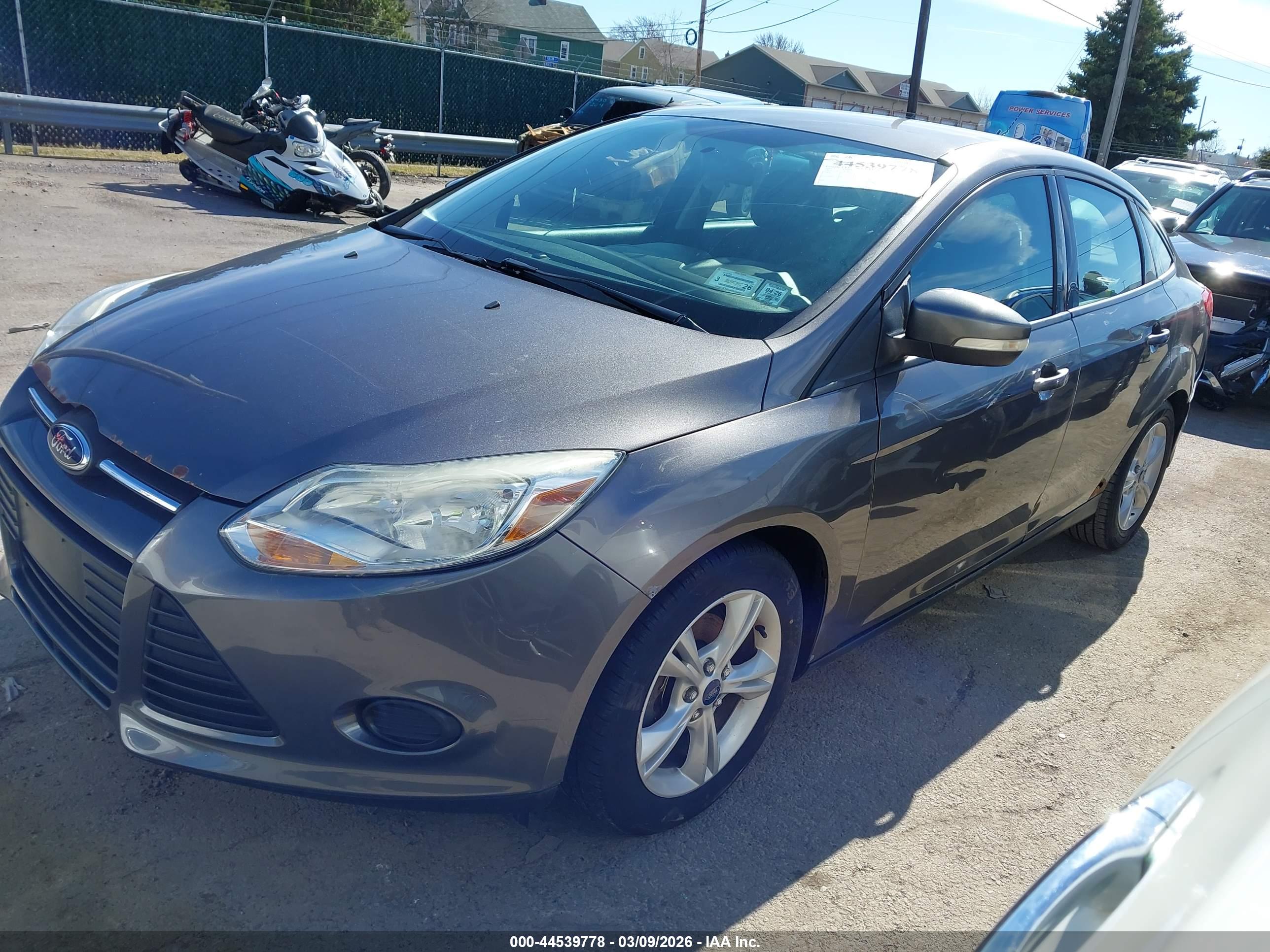 FORD FOCUS image 2