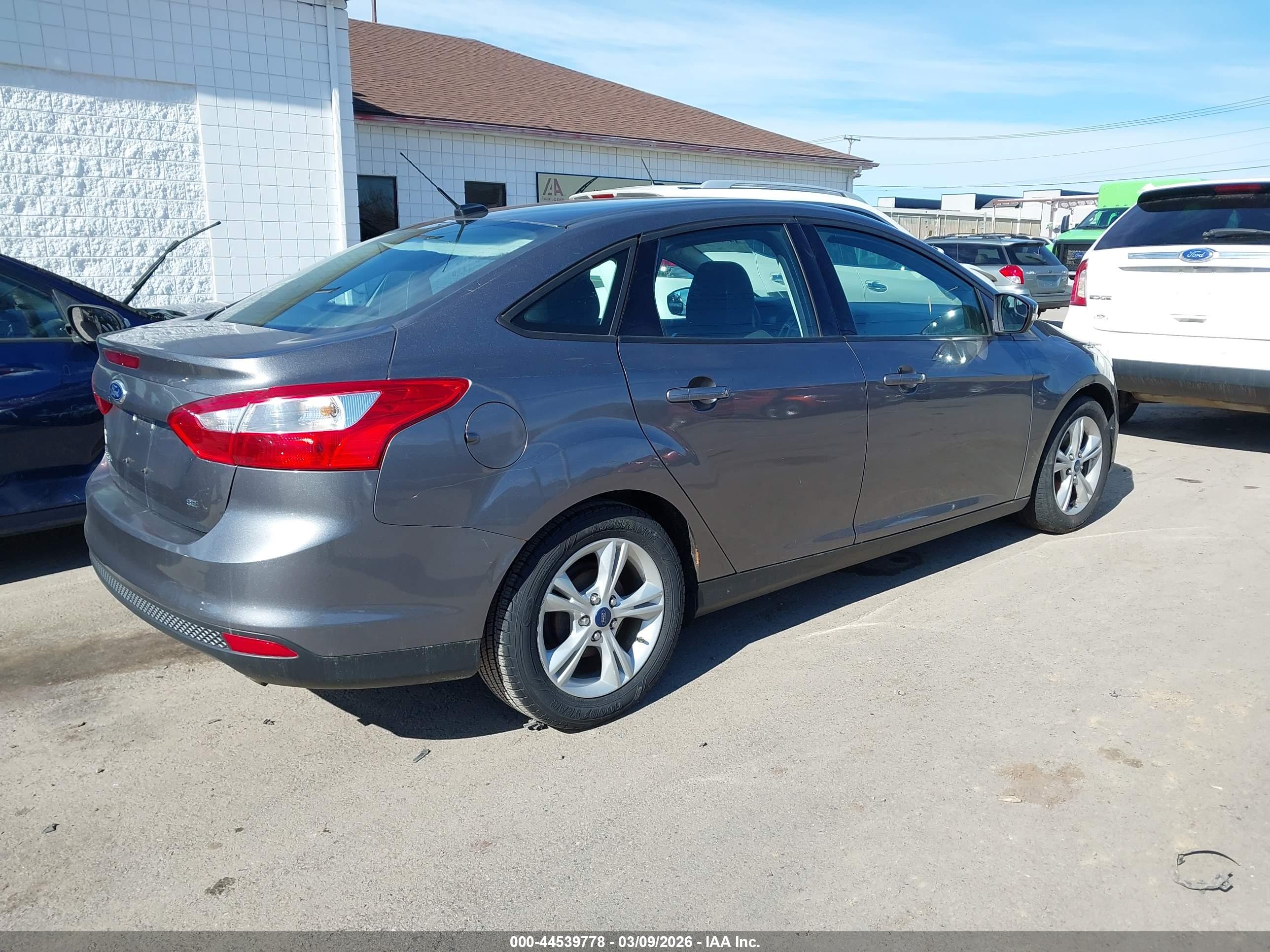 FORD FOCUS image 4