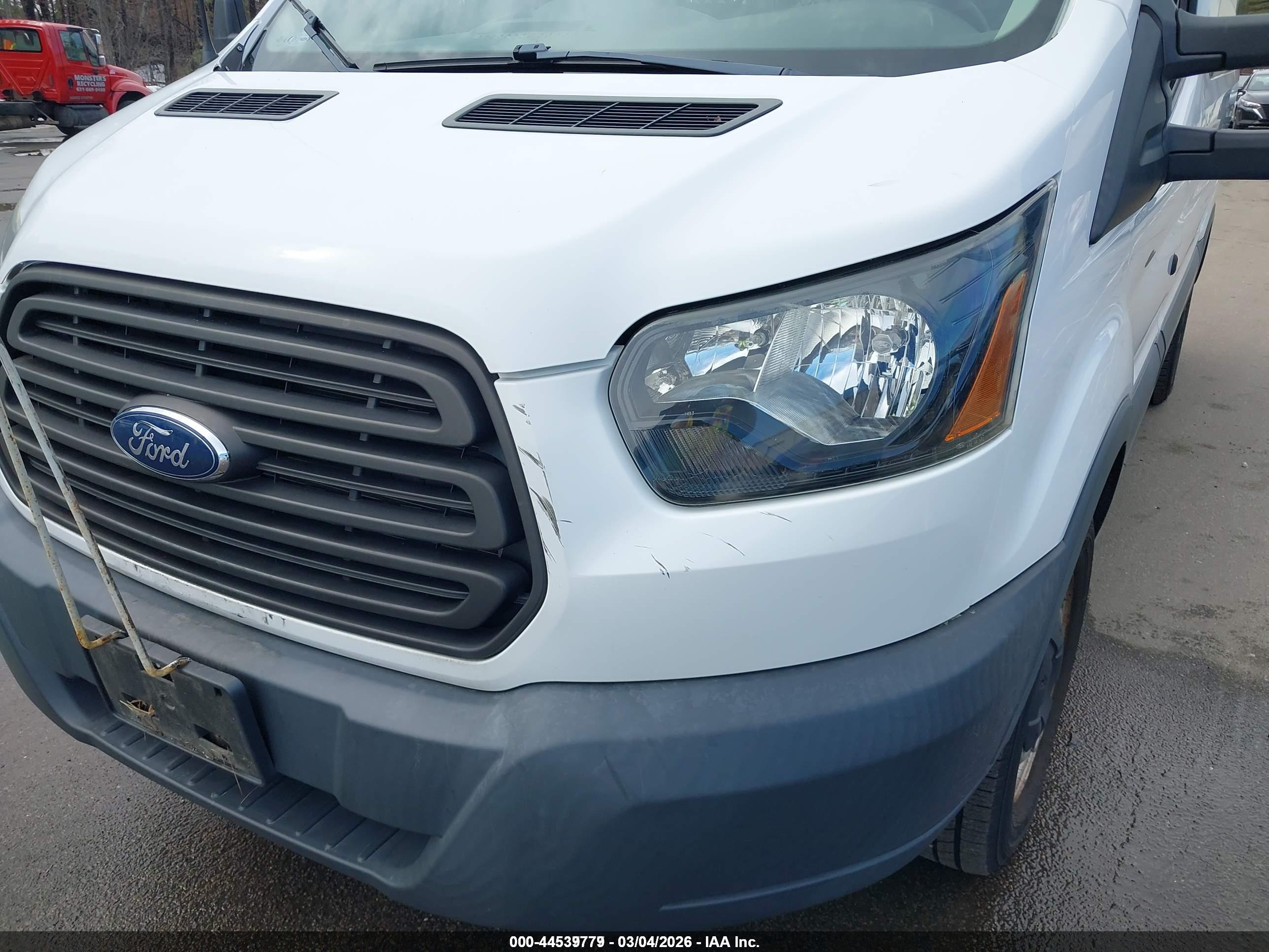 FORD TRANSIT-150 image 6