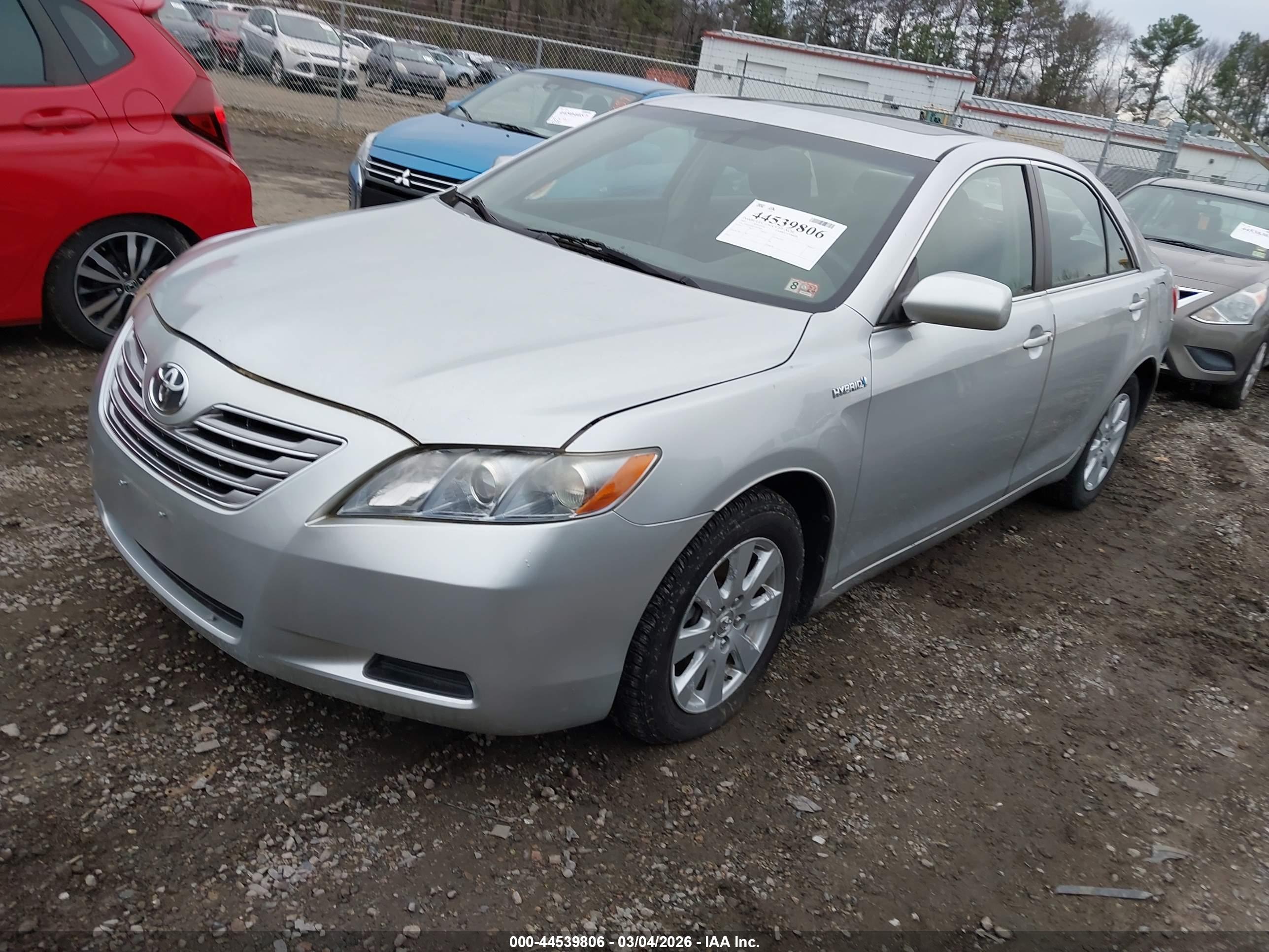 TOYOTA CAMRY image 2