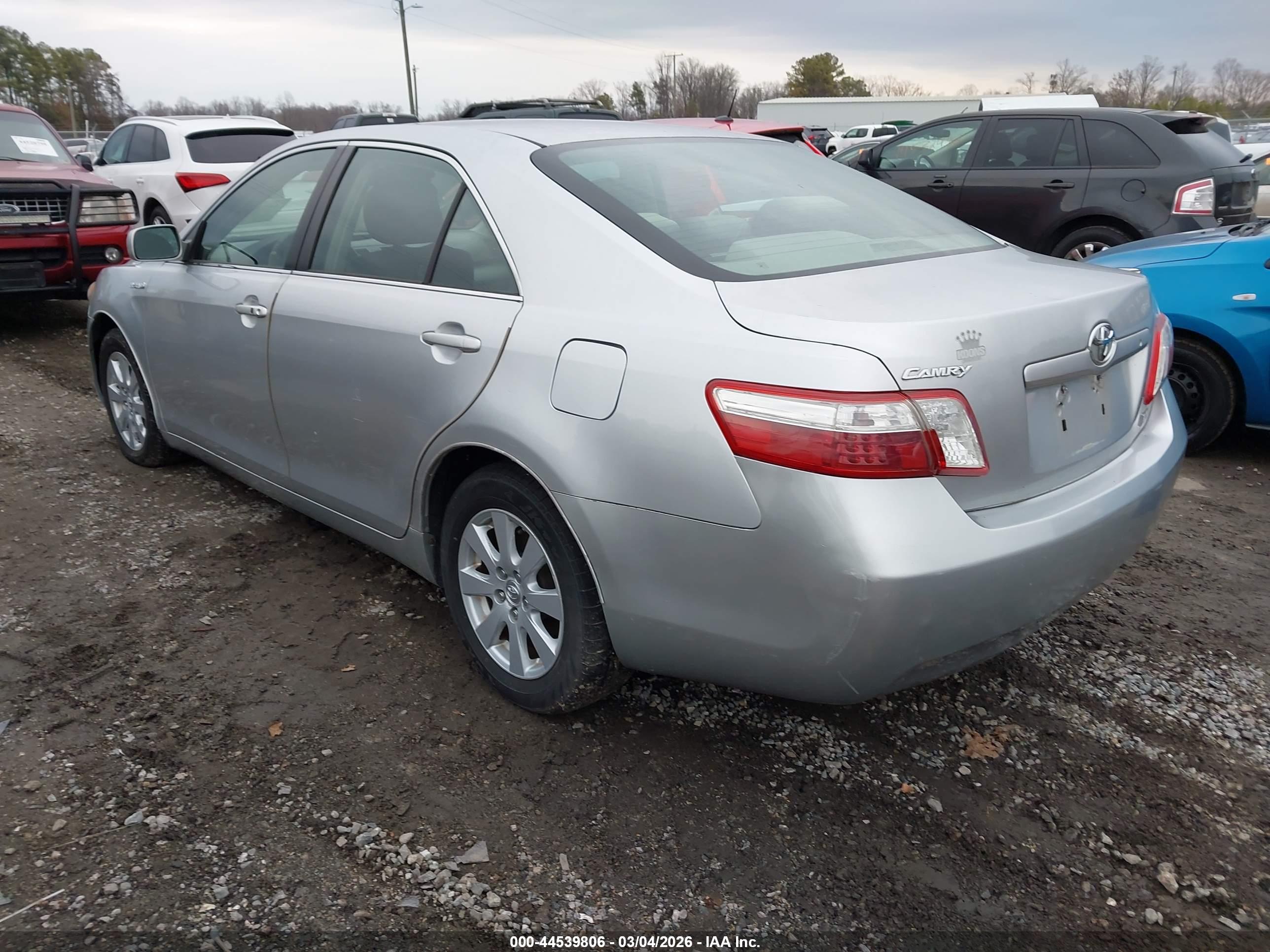 TOYOTA CAMRY image 3