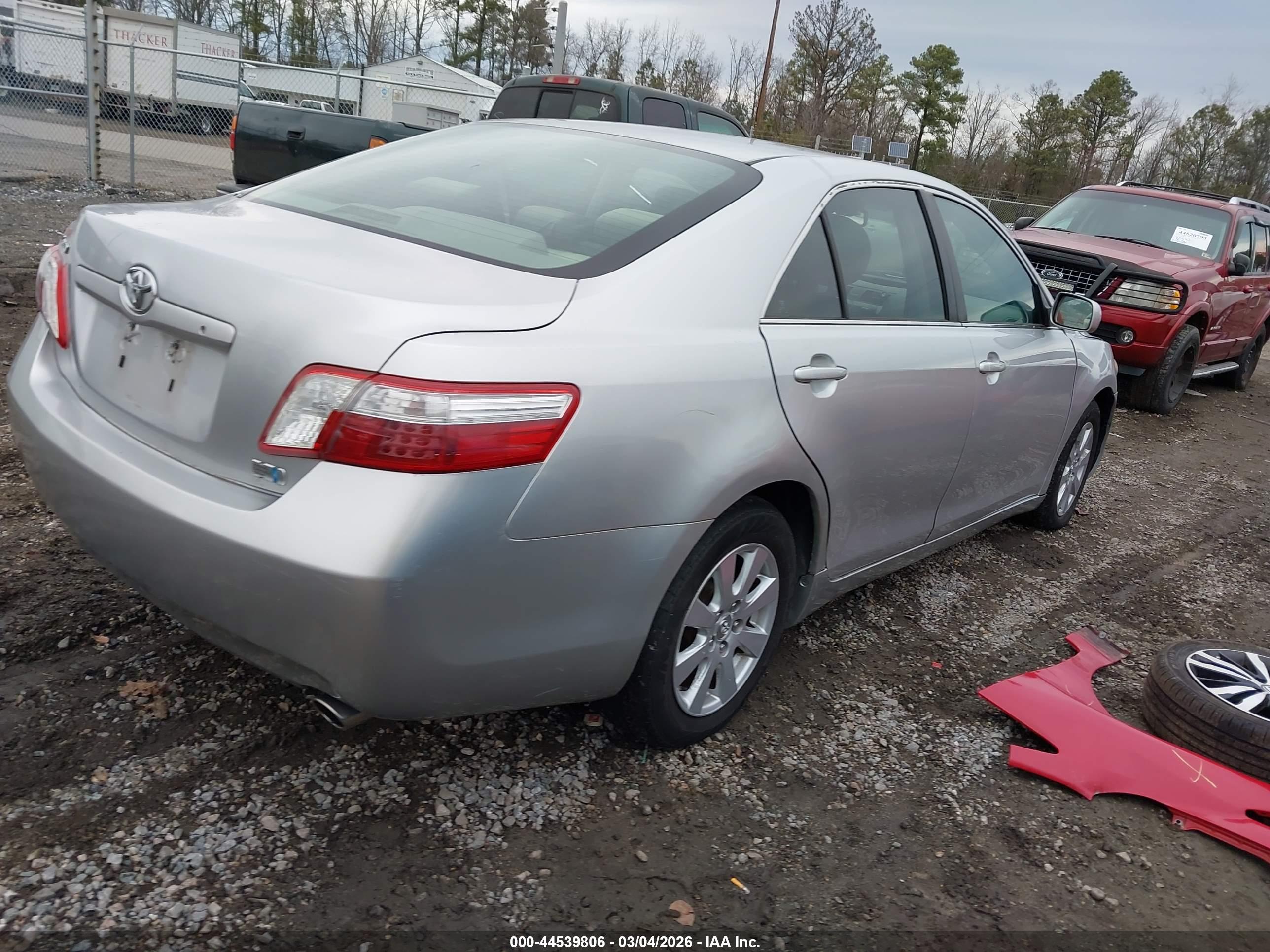 TOYOTA CAMRY image 4