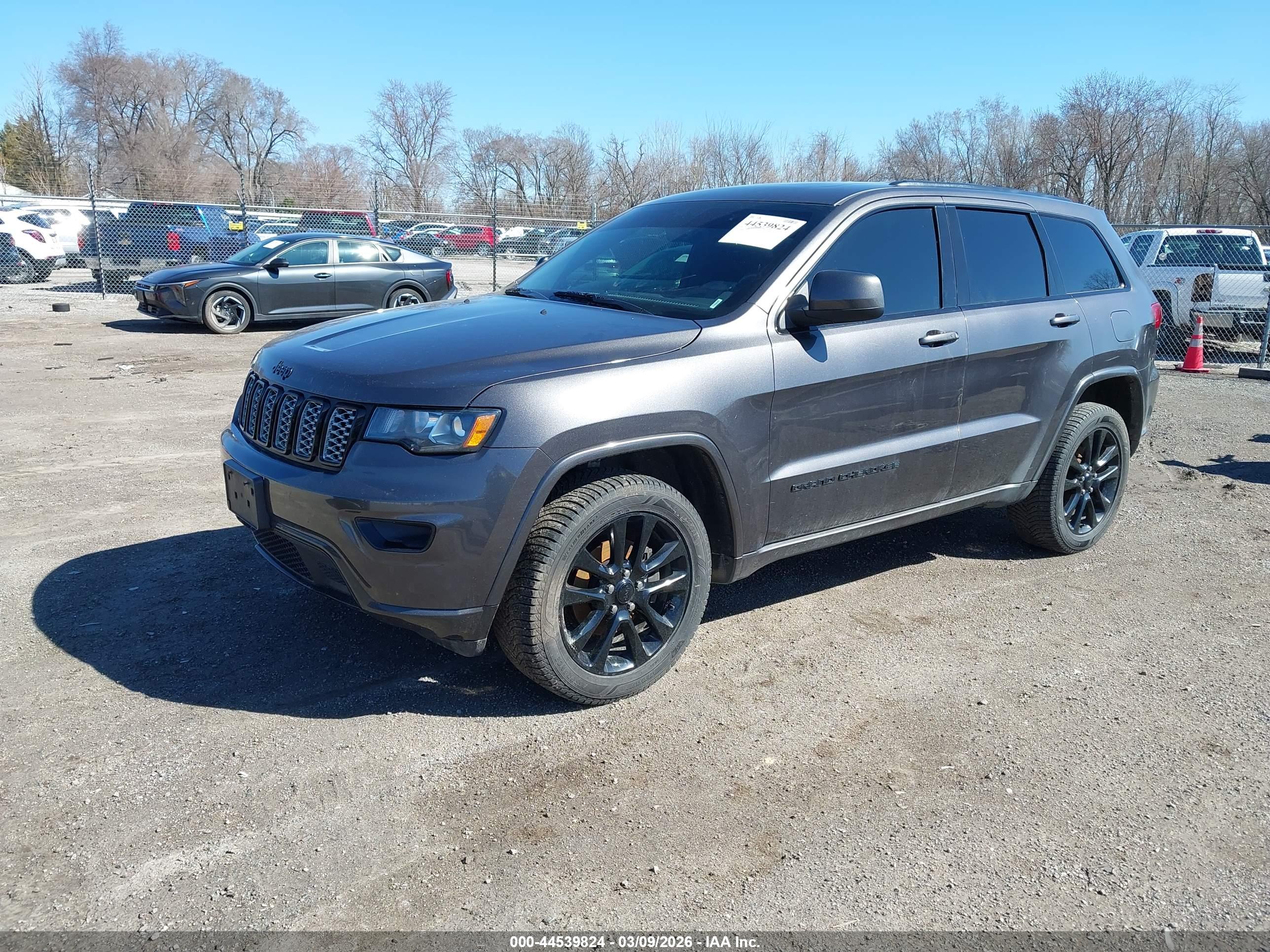 JEEP GRAND image 2