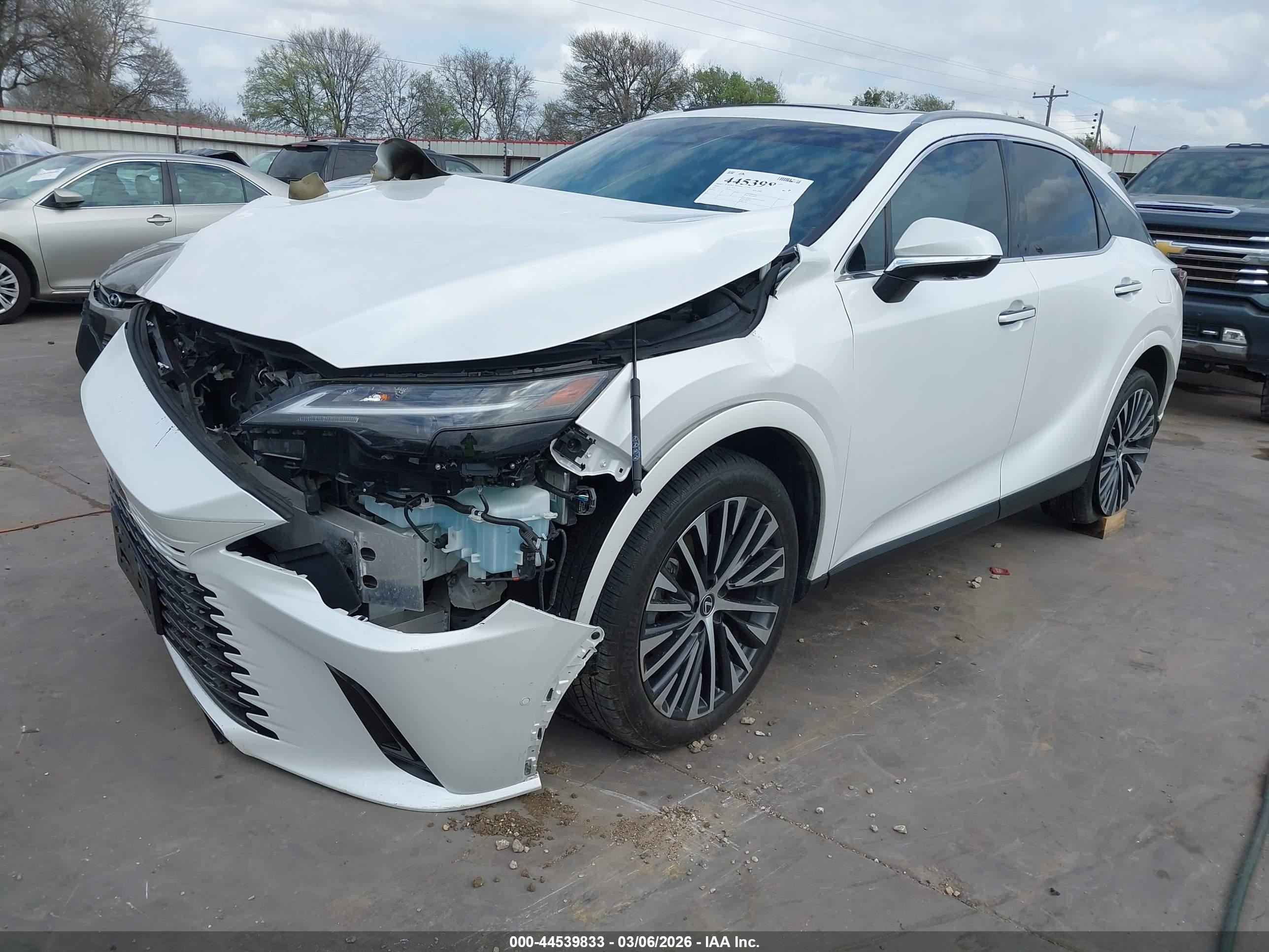LEXUS RX image 2
