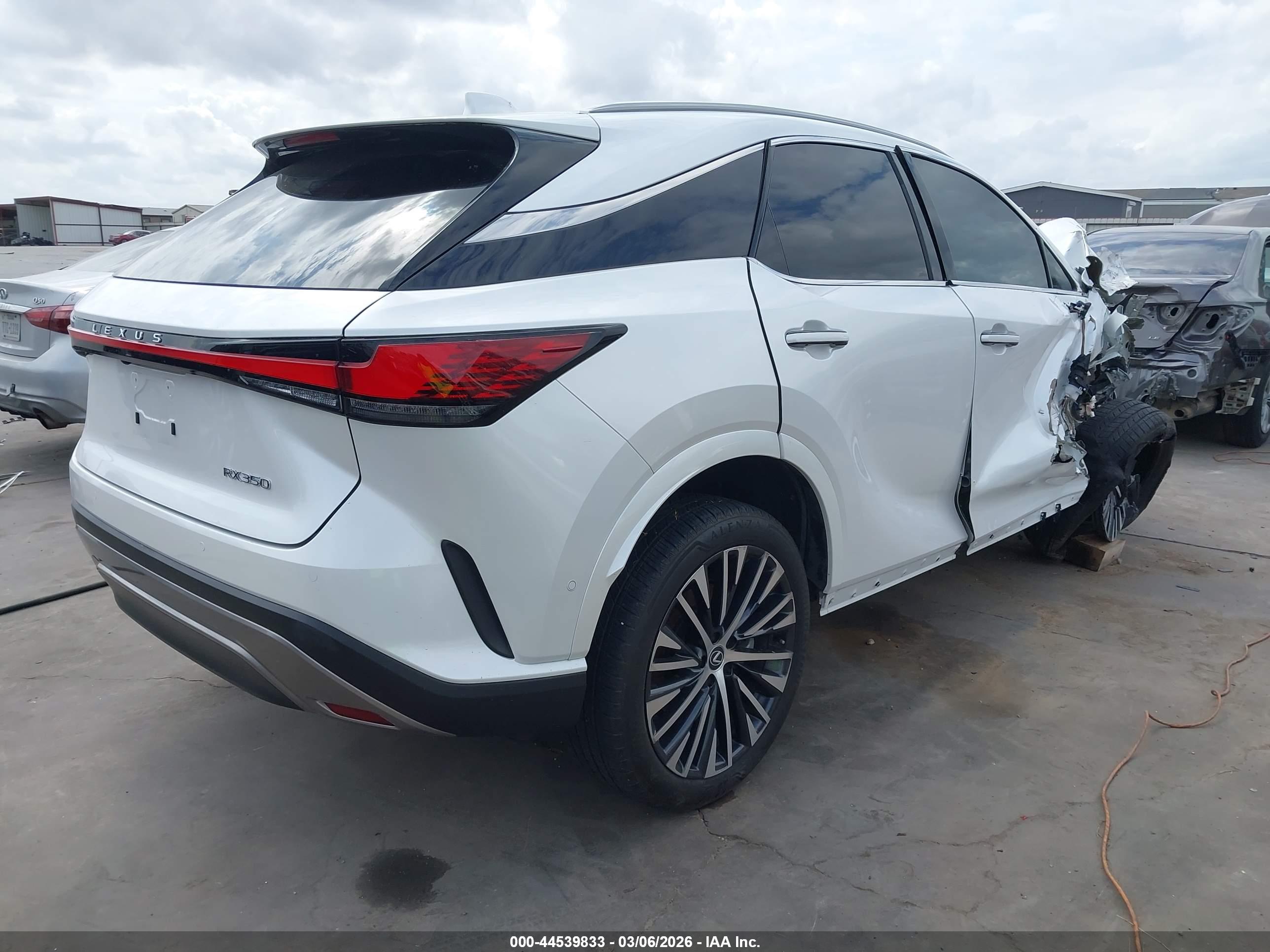 LEXUS RX image 4