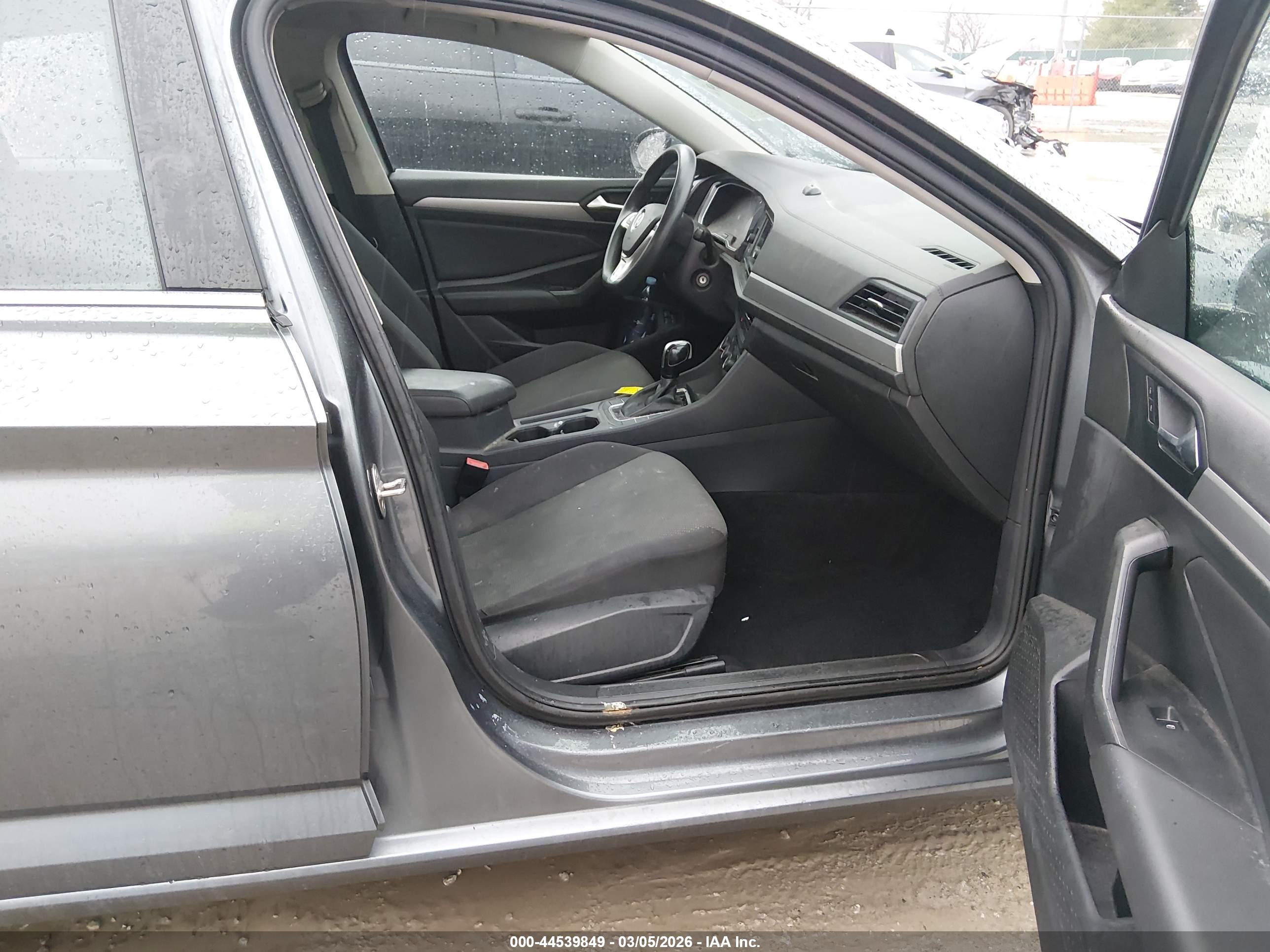 VOLKSWAGEN JETTA image 5