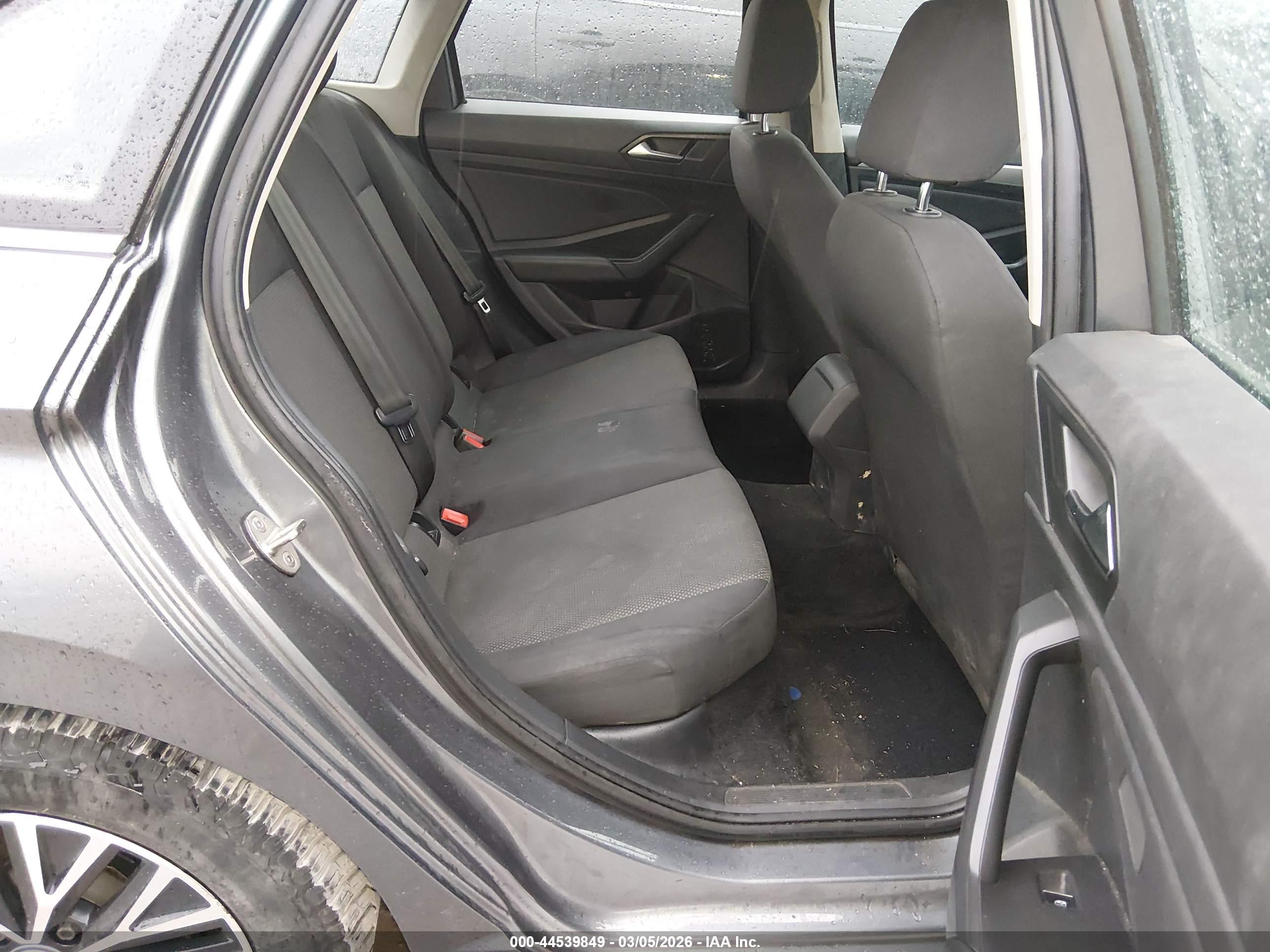 VOLKSWAGEN JETTA image 8