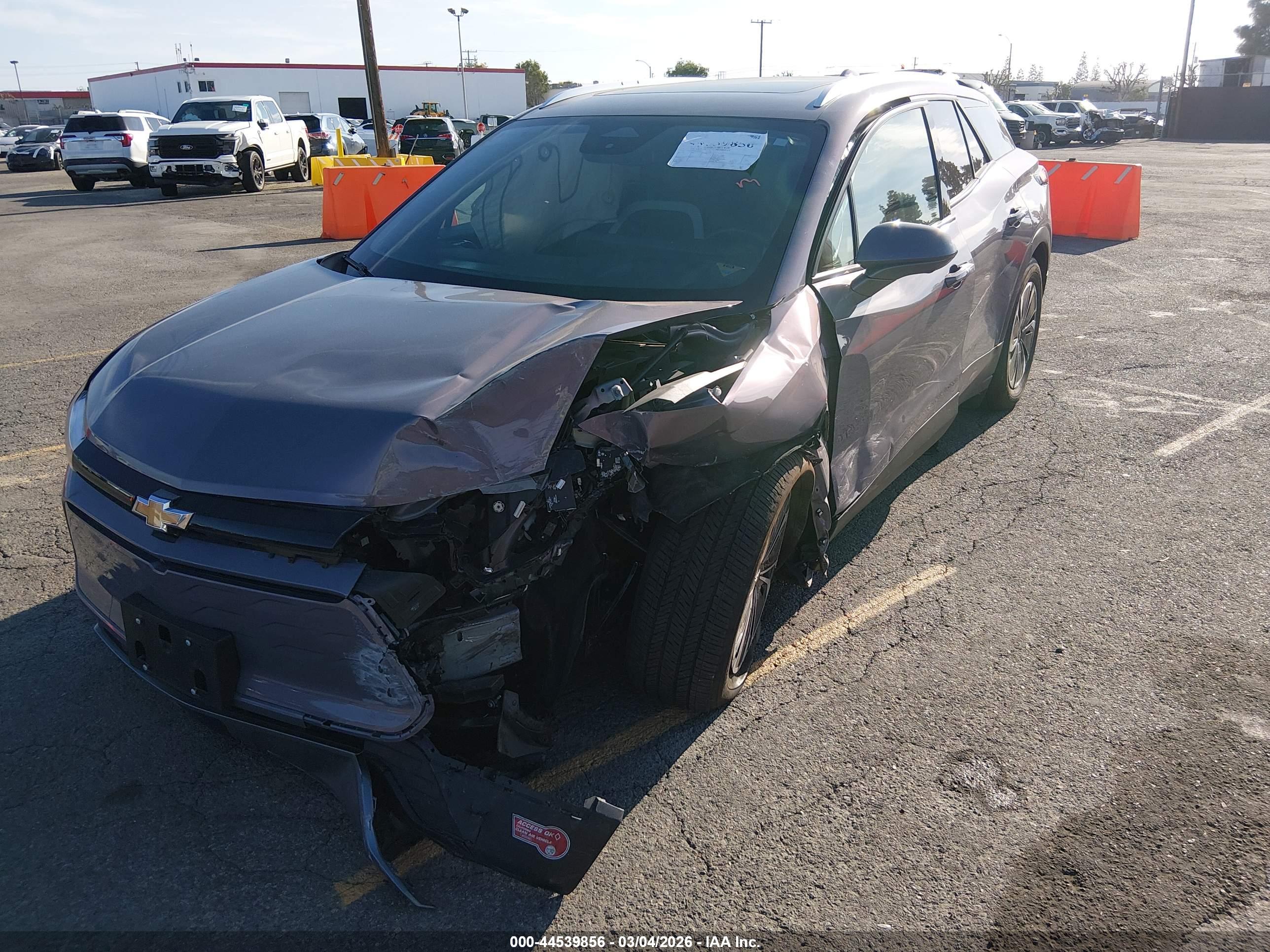 CHEVROLET BLAZER image 2