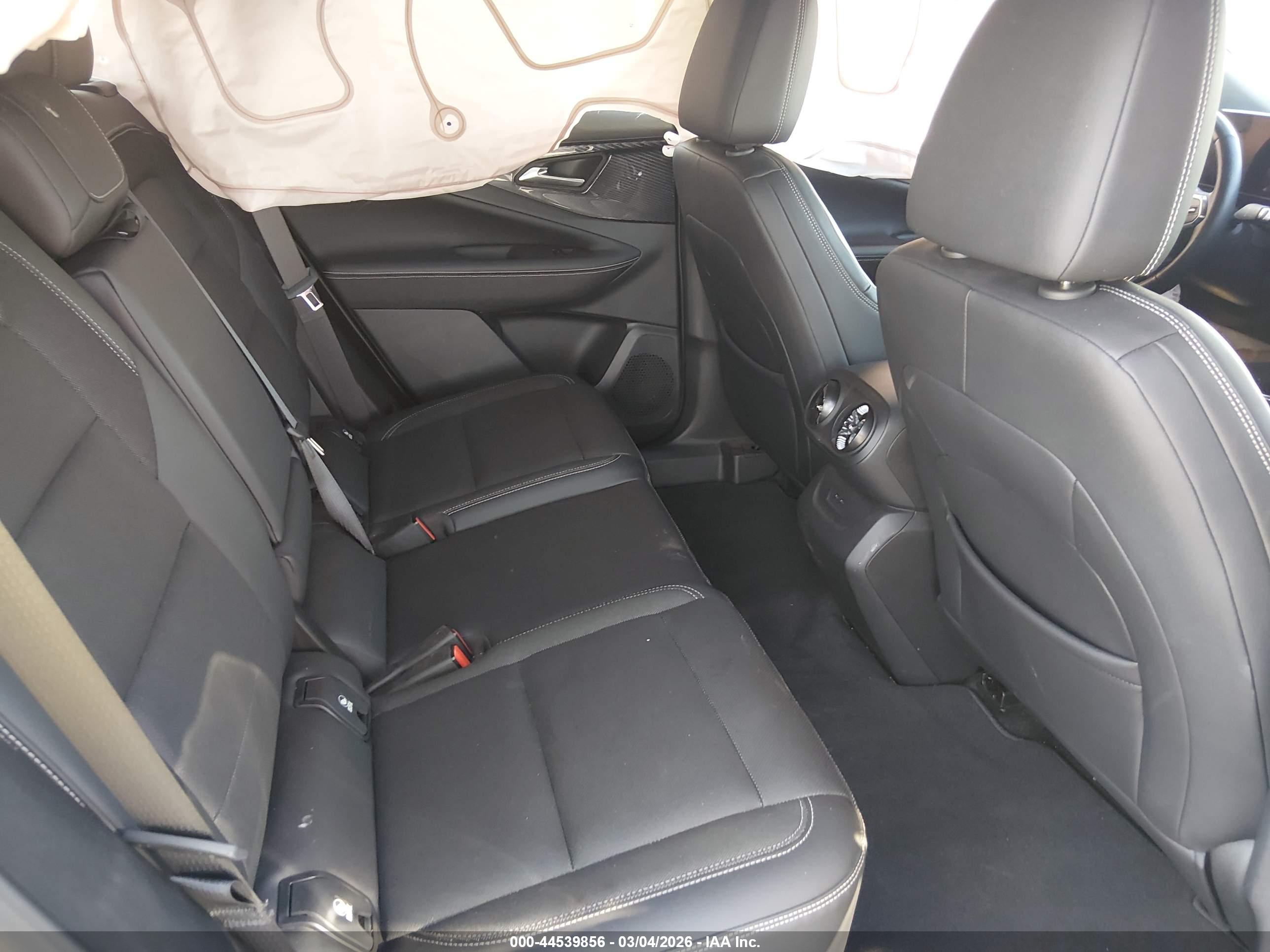 CHEVROLET BLAZER image 8
