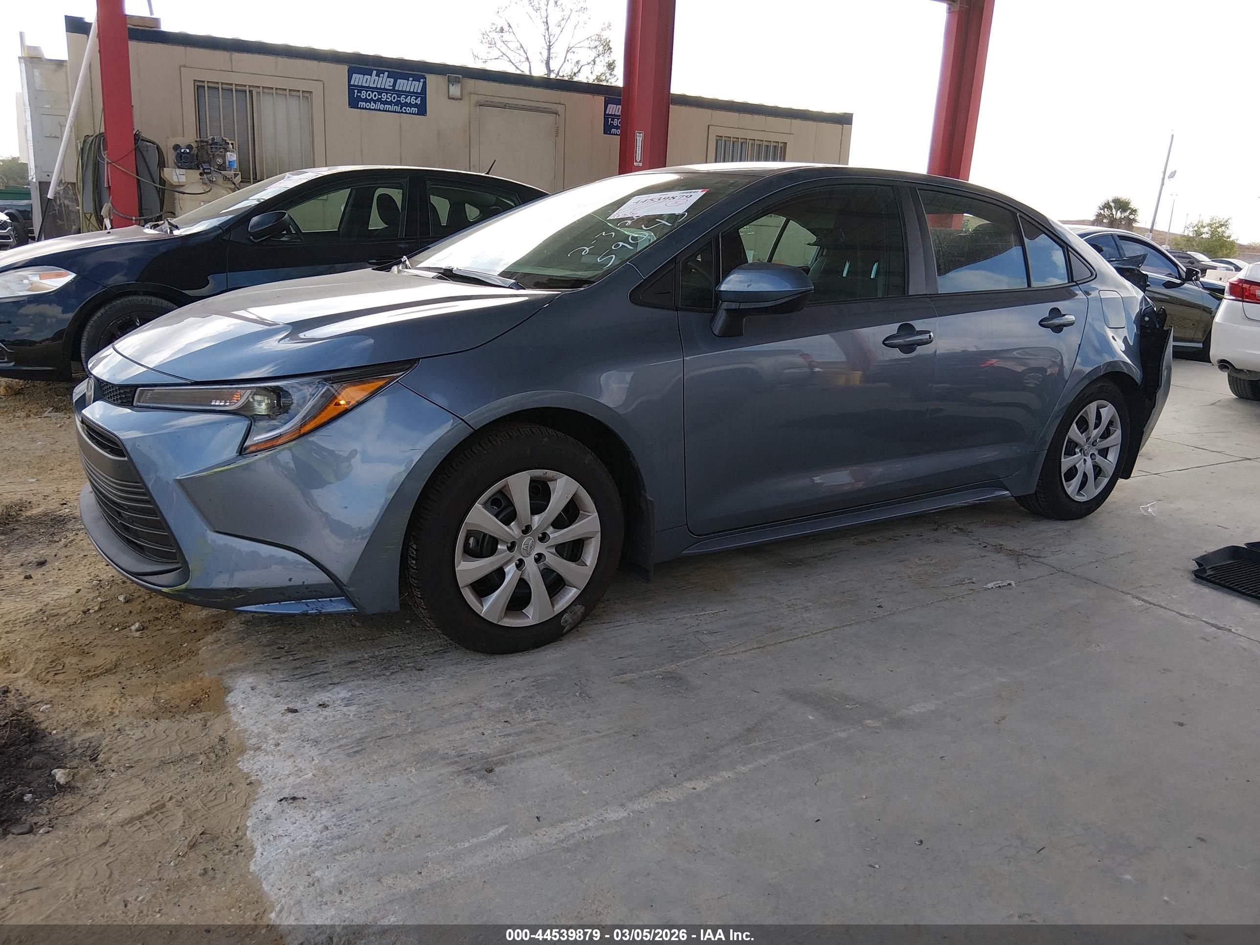 TOYOTA COROLLA image 2