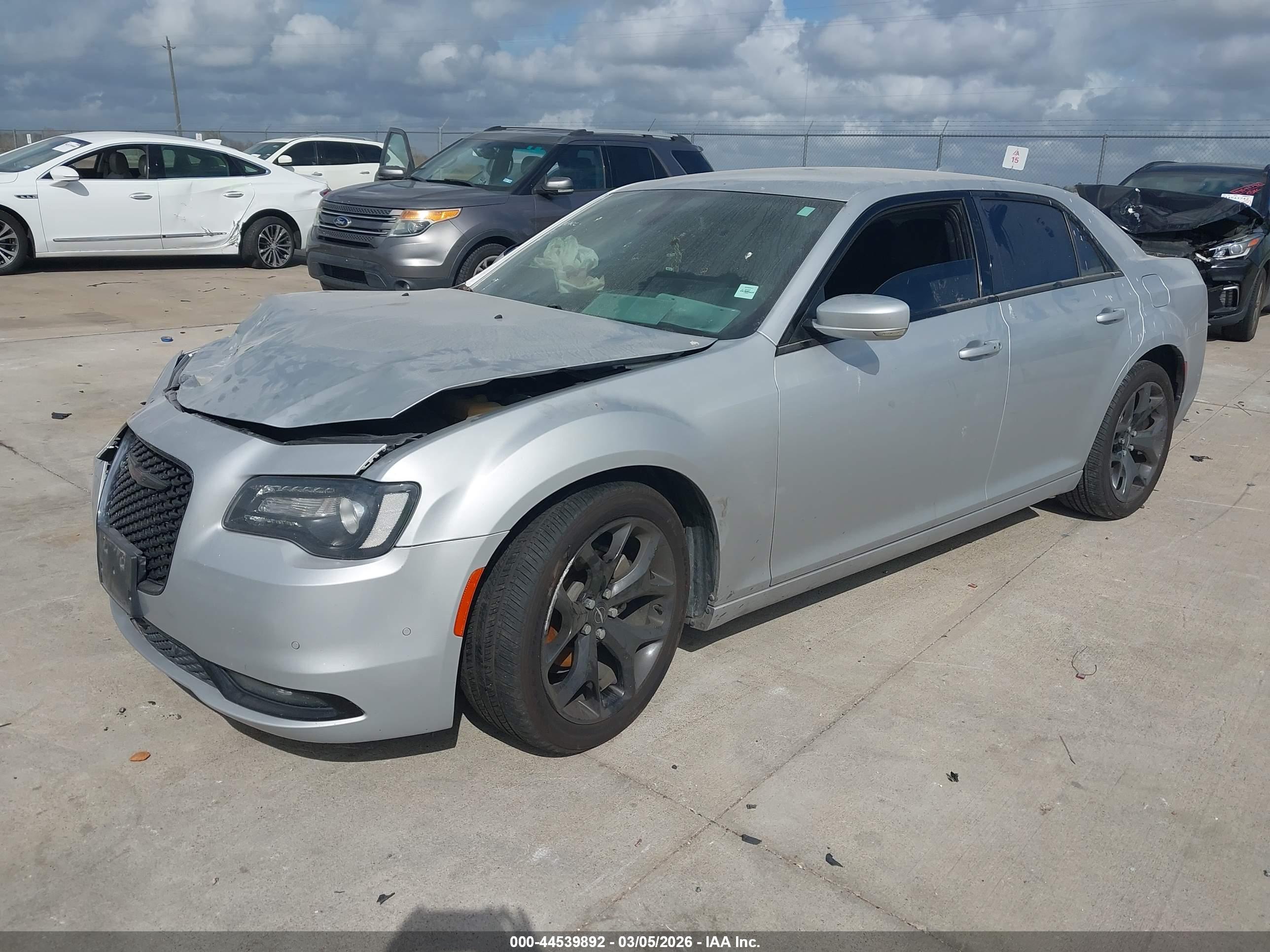 CHRYSLER 300 image 2