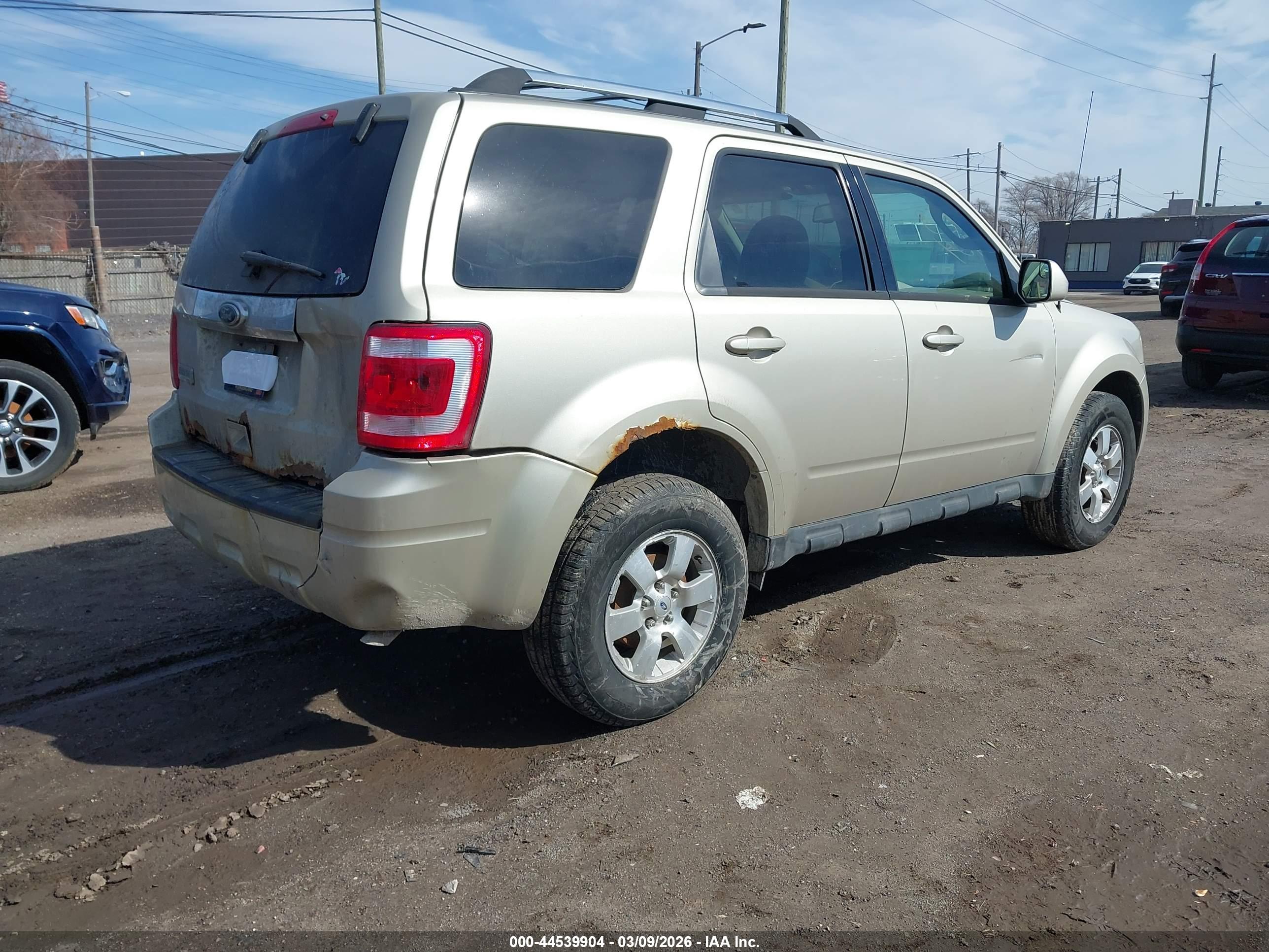 FORD ESCAPE image 4