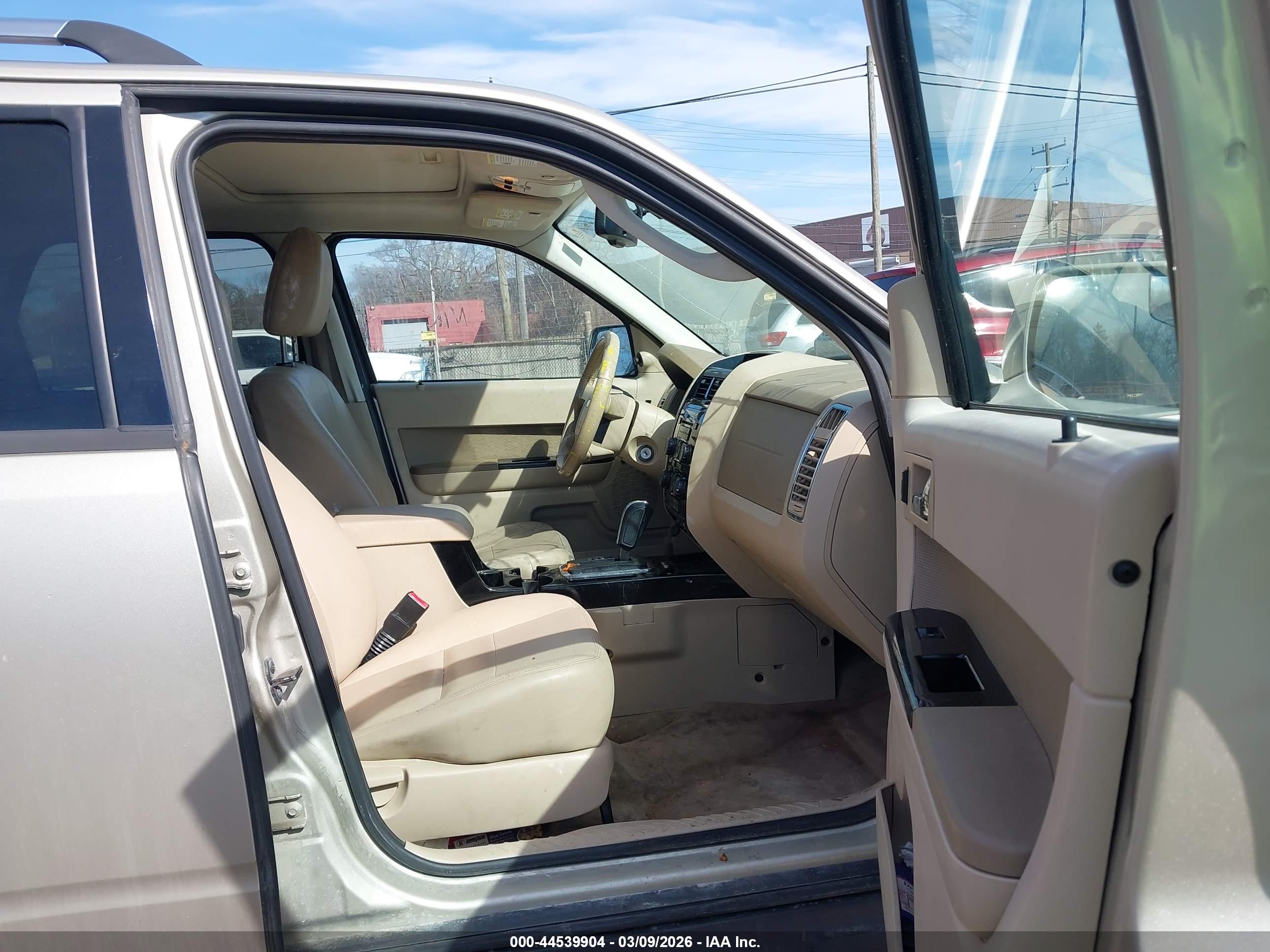 FORD ESCAPE image 5