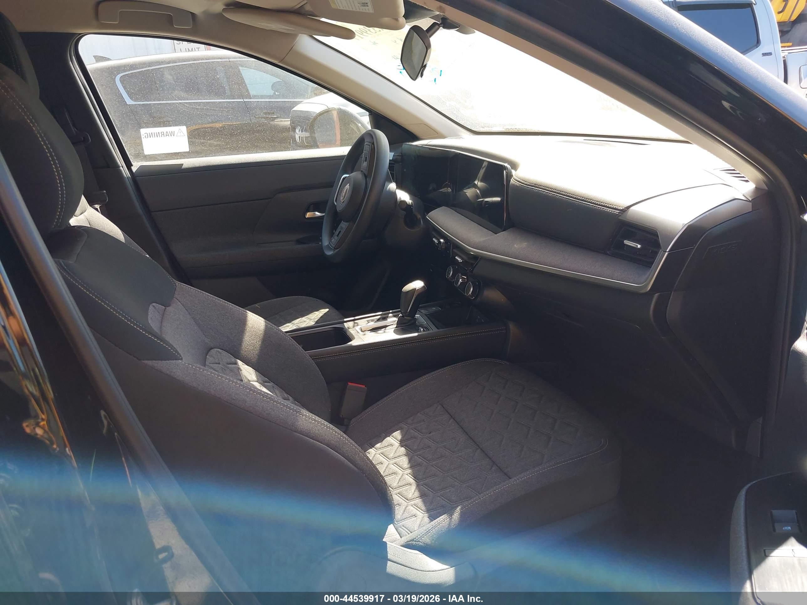 NISSAN KICKS image 5