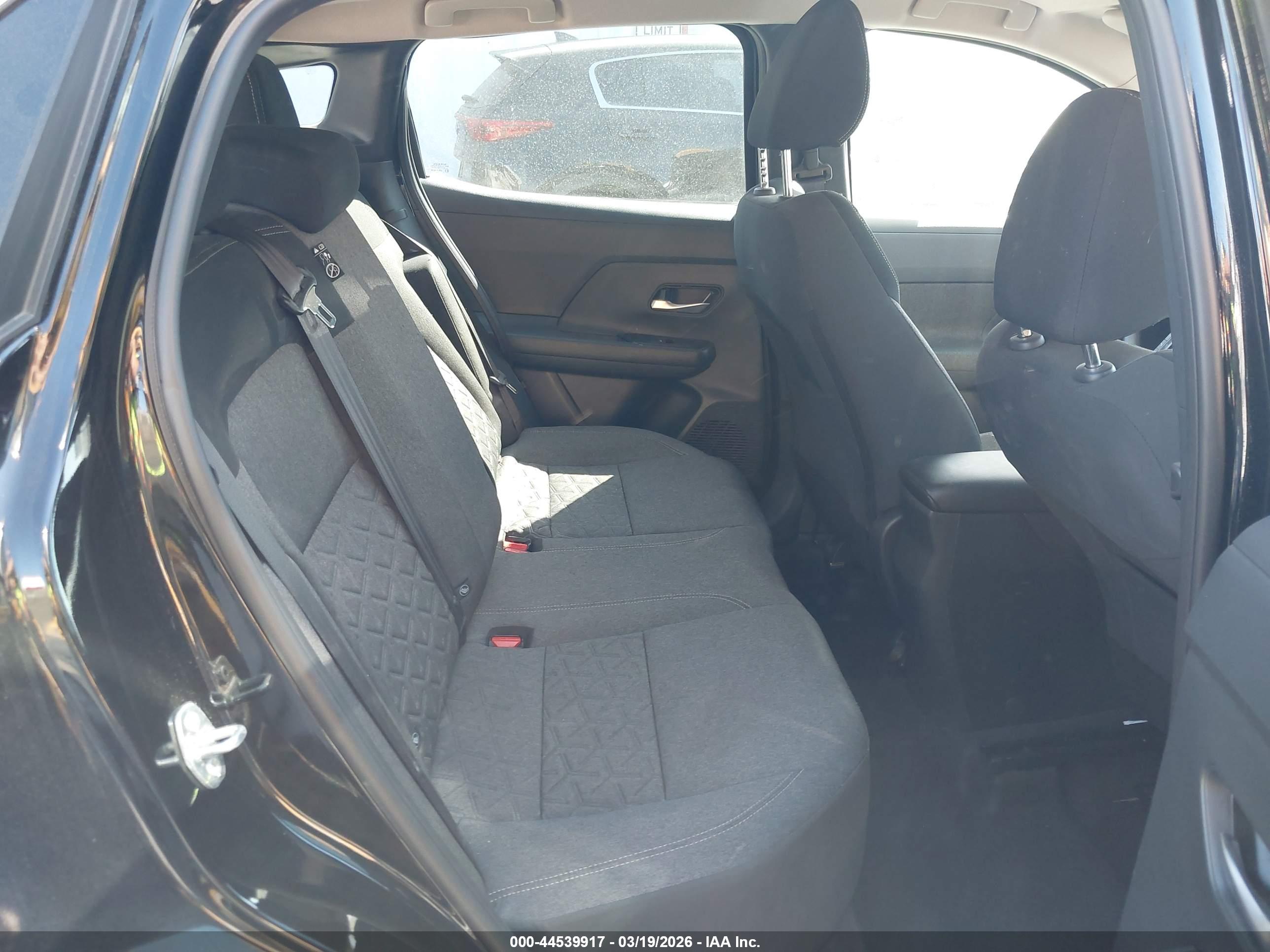 NISSAN KICKS image 8