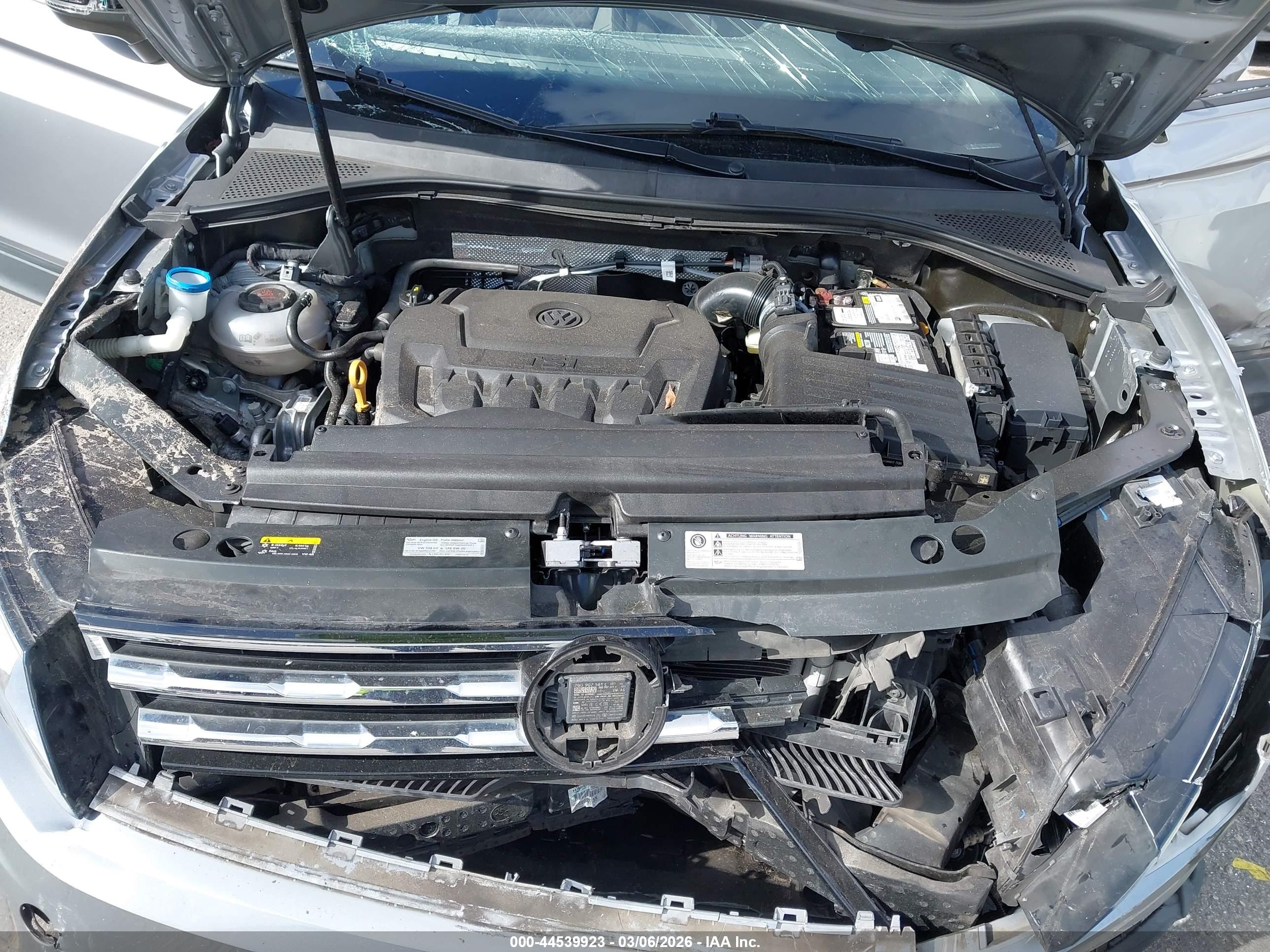 VOLKSWAGEN TIGUAN image 10