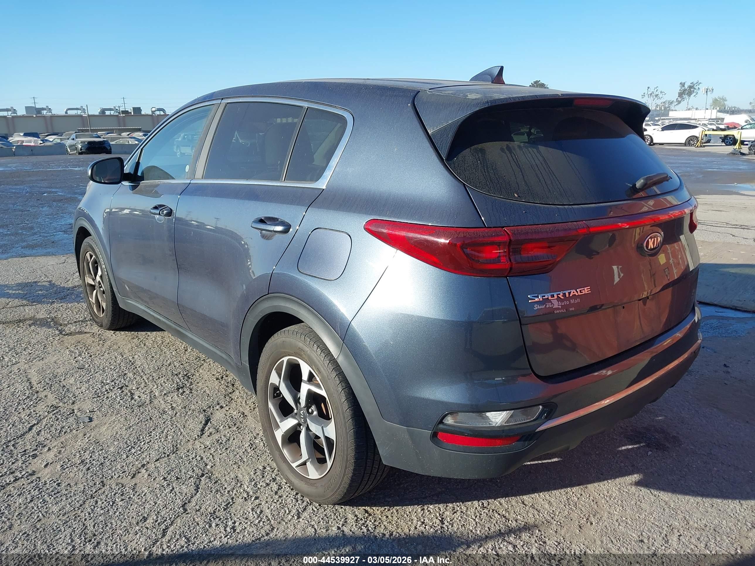 KIA SPORTAGE image 3