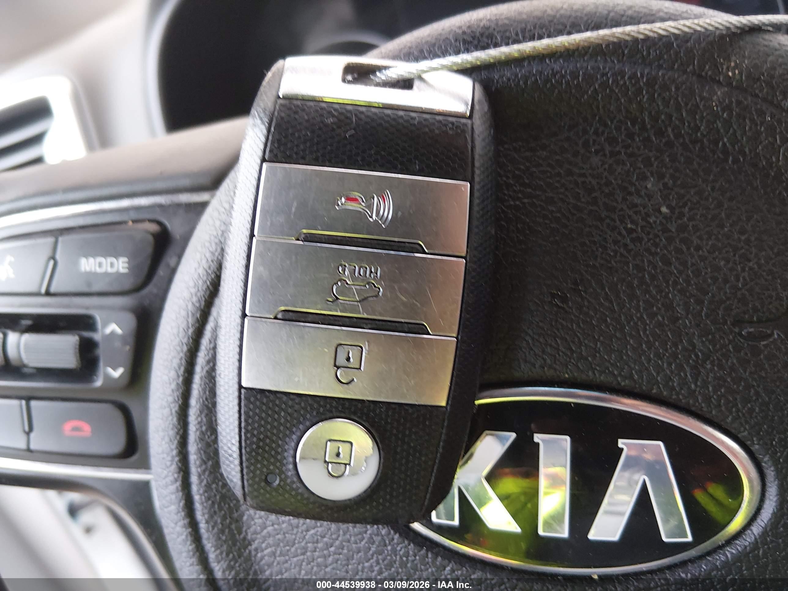 KIA SPORTAGE image 11