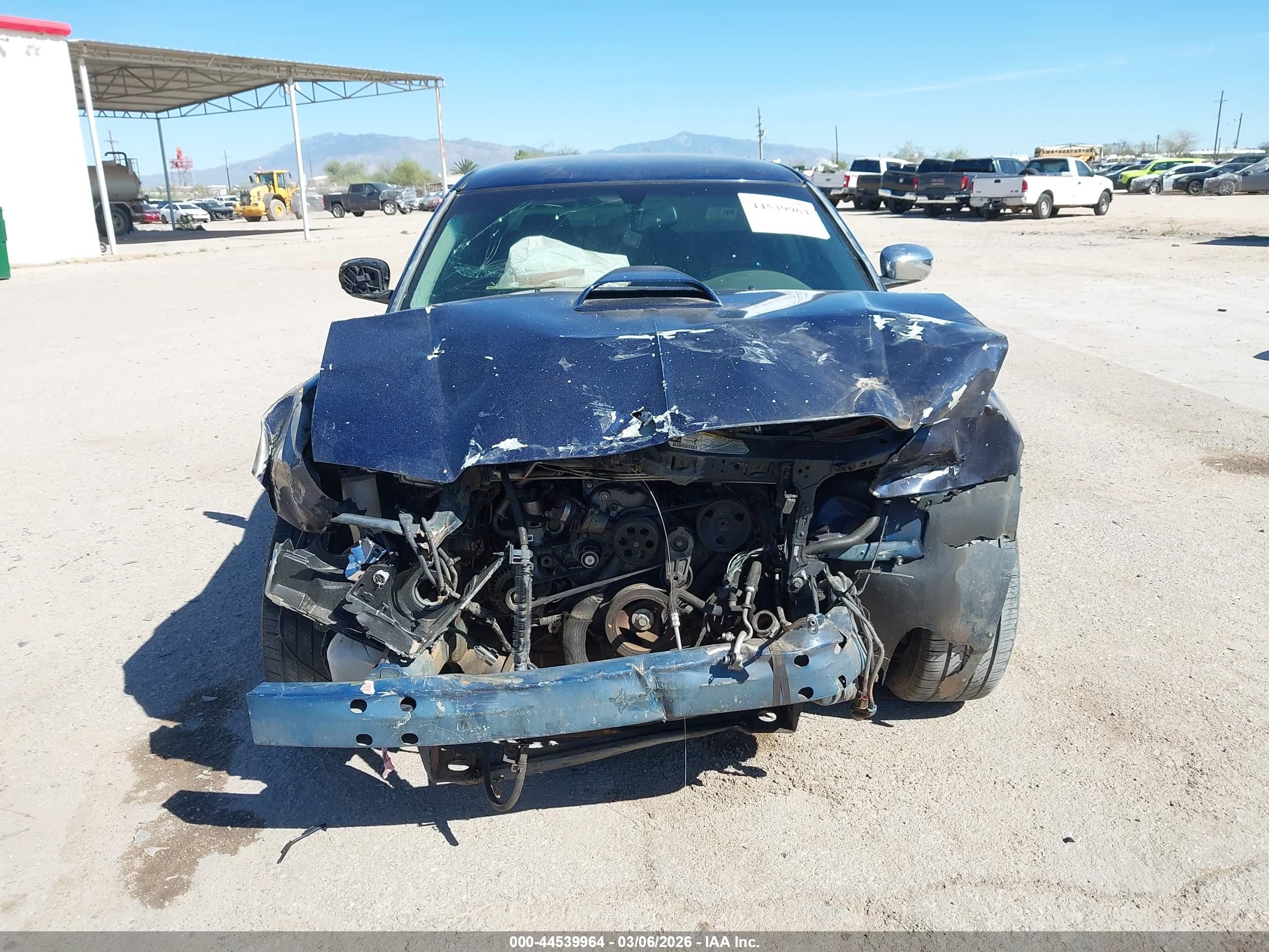 CHRYSLER 300C image 6