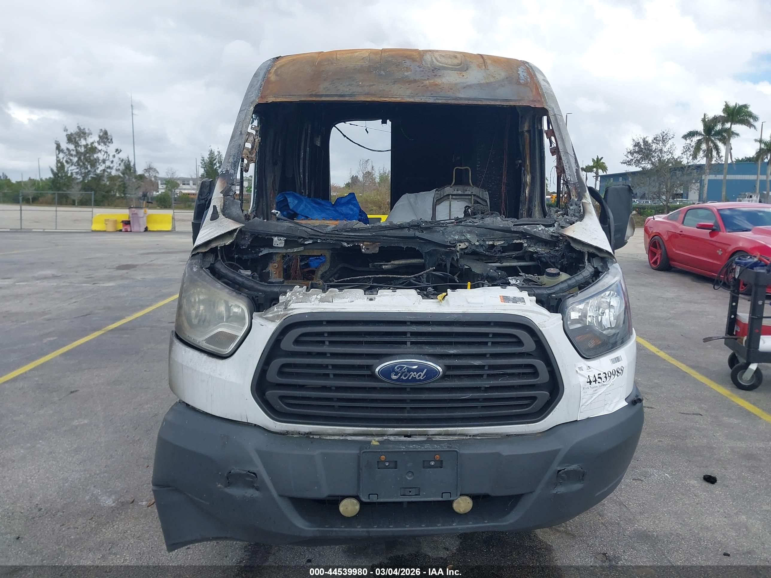 FORD TRANSIT-250 image 6