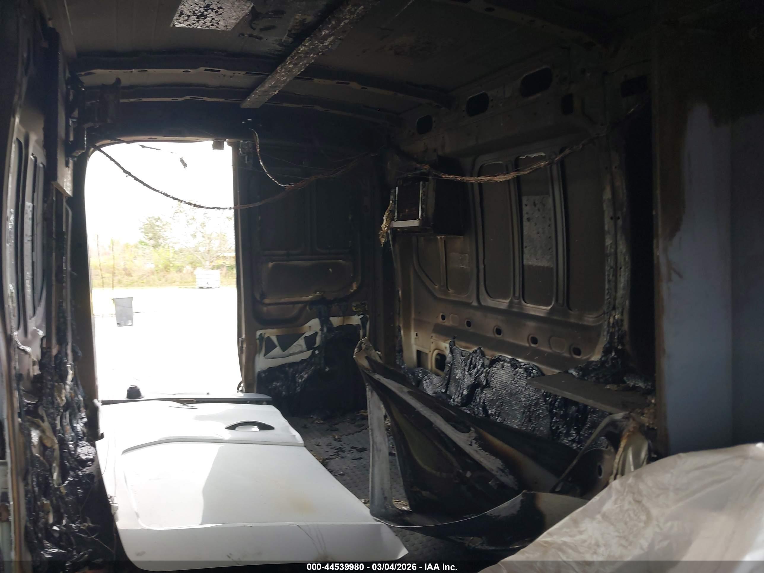 FORD TRANSIT-250 image 8