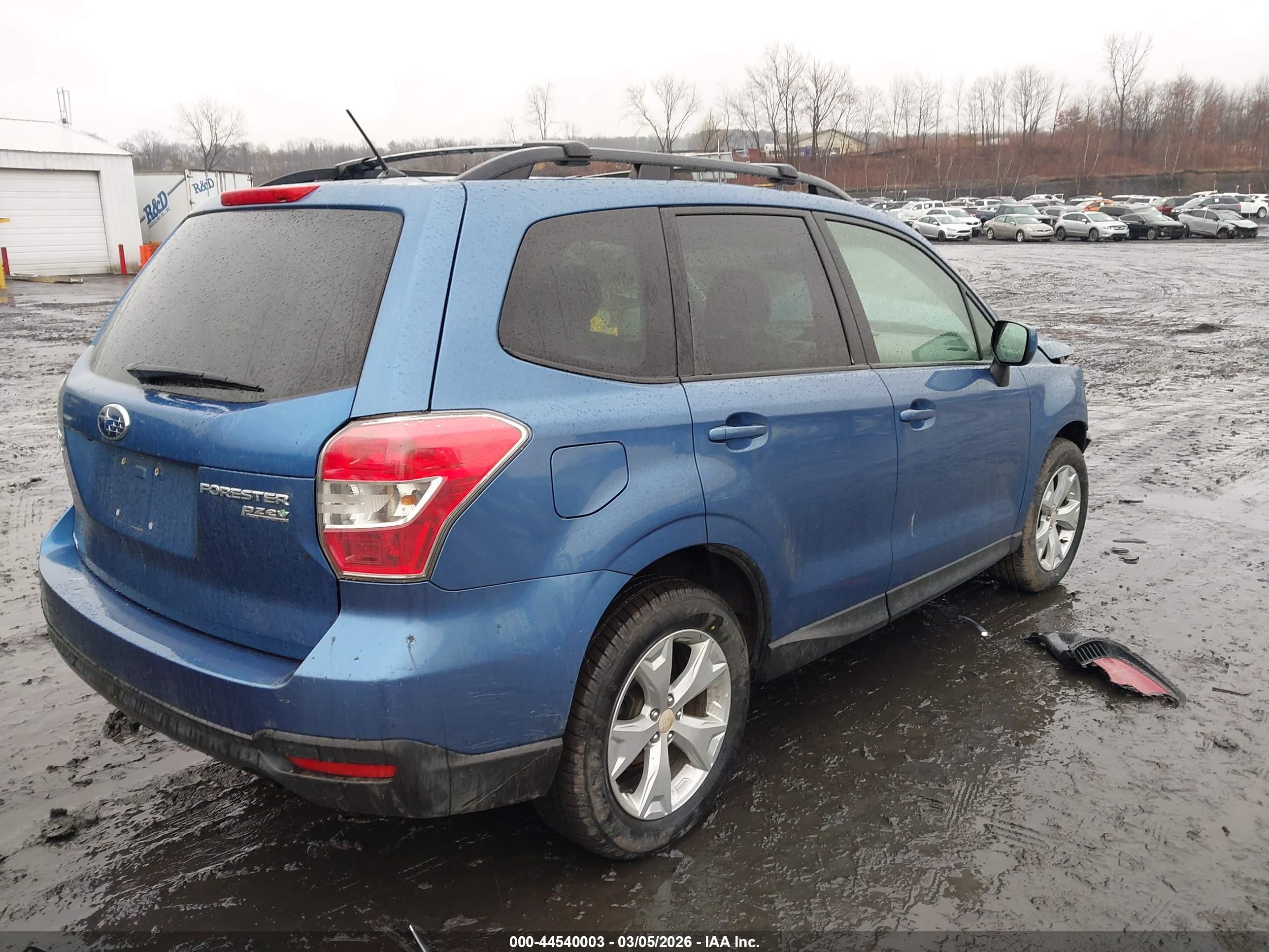 SUBARU FORESTER image 4