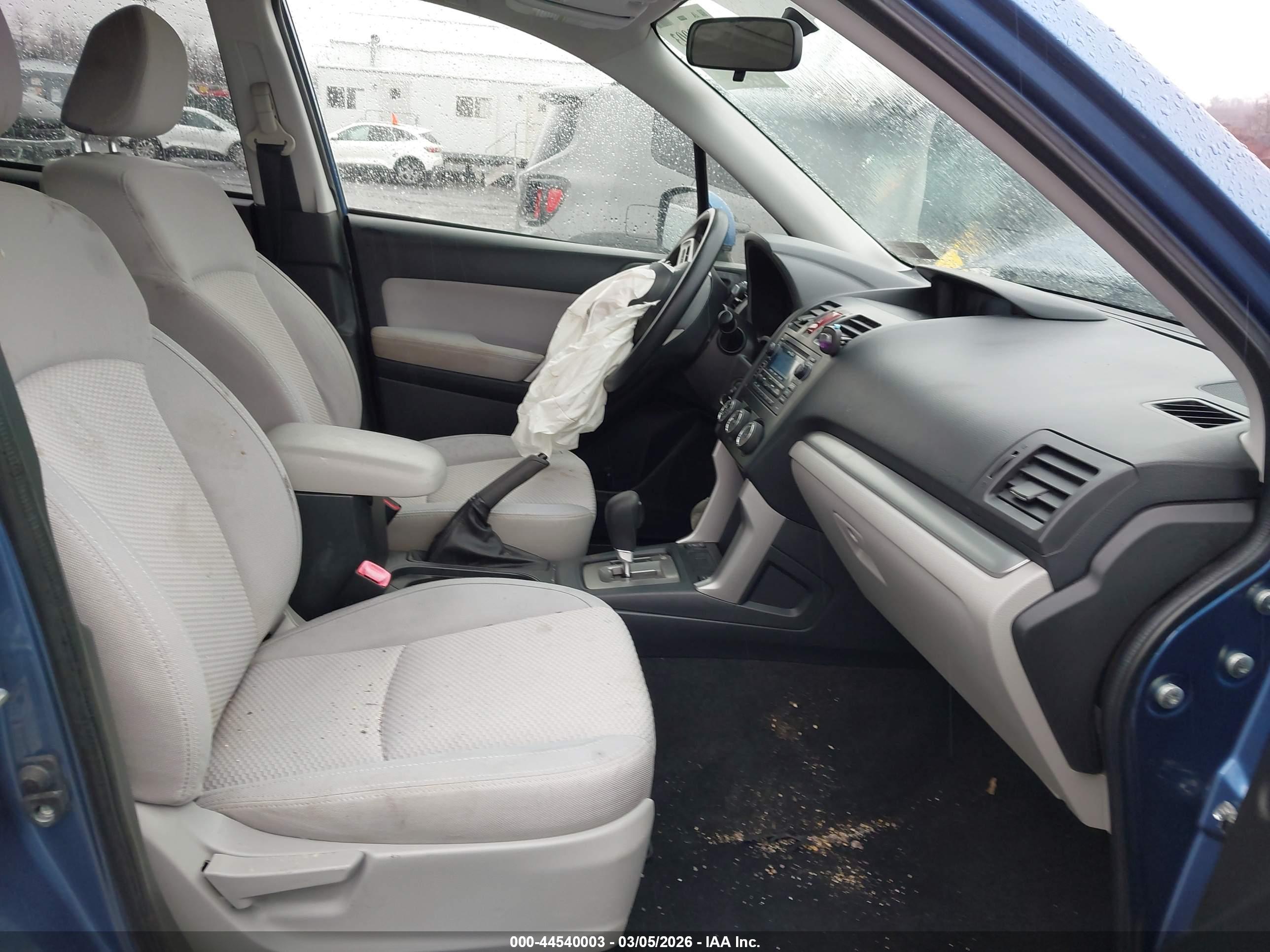 SUBARU FORESTER image 5