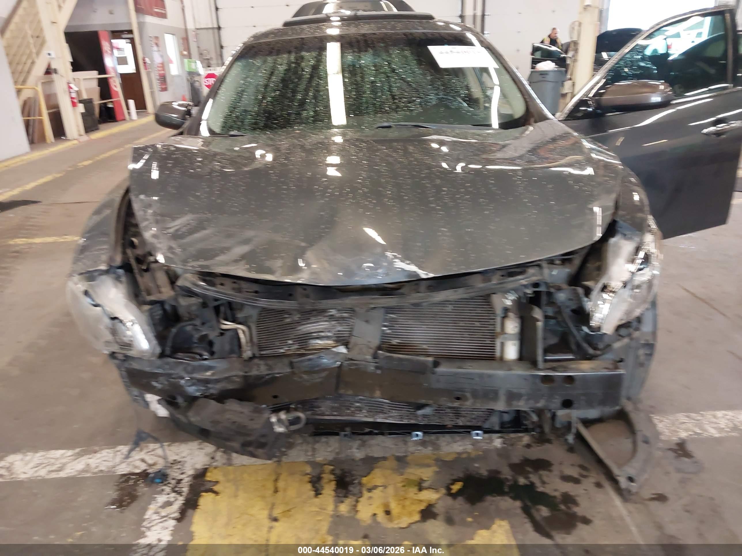 NISSAN MAXIMA image 6