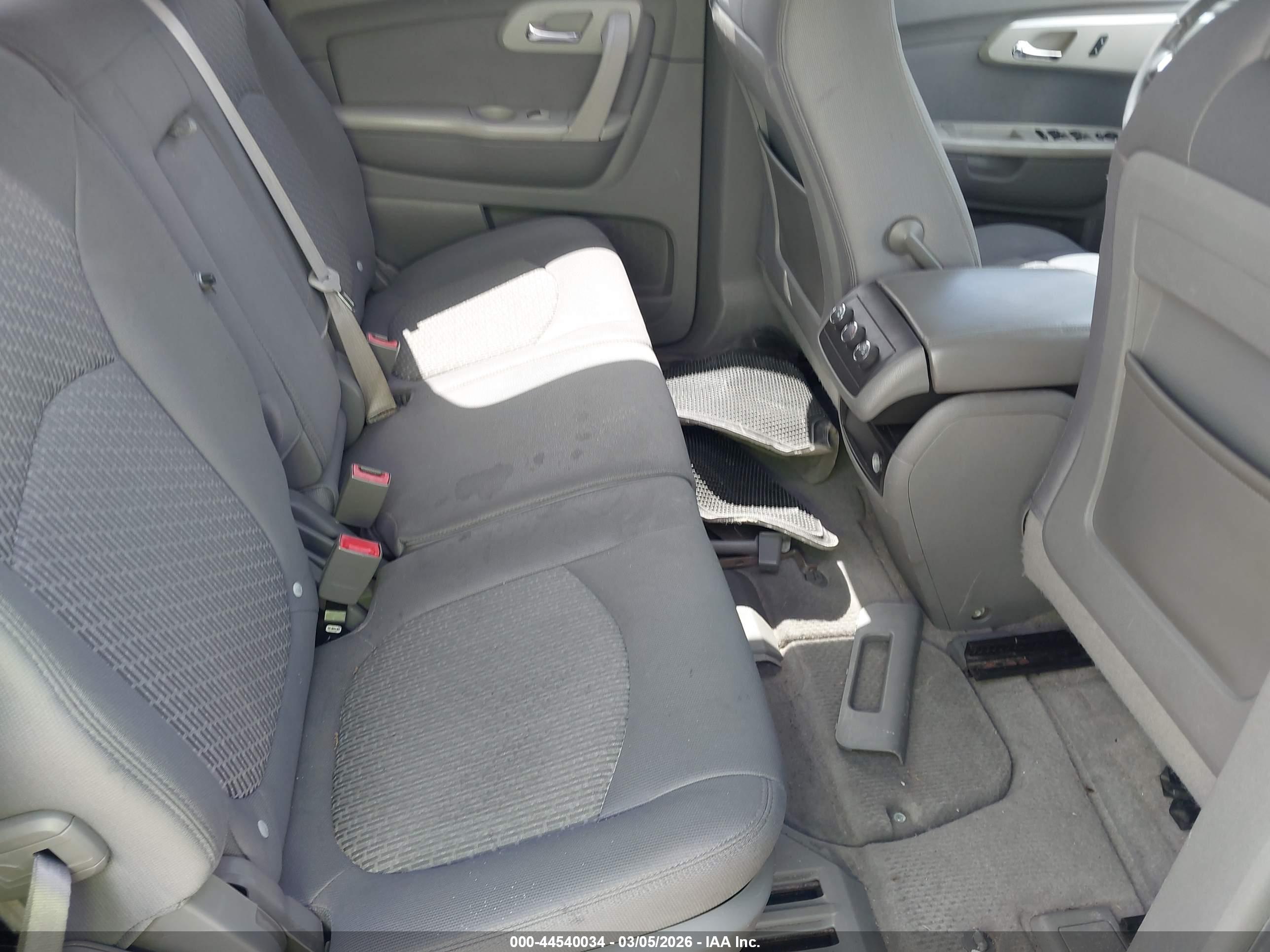 CHEVROLET TRAVERSE image 8