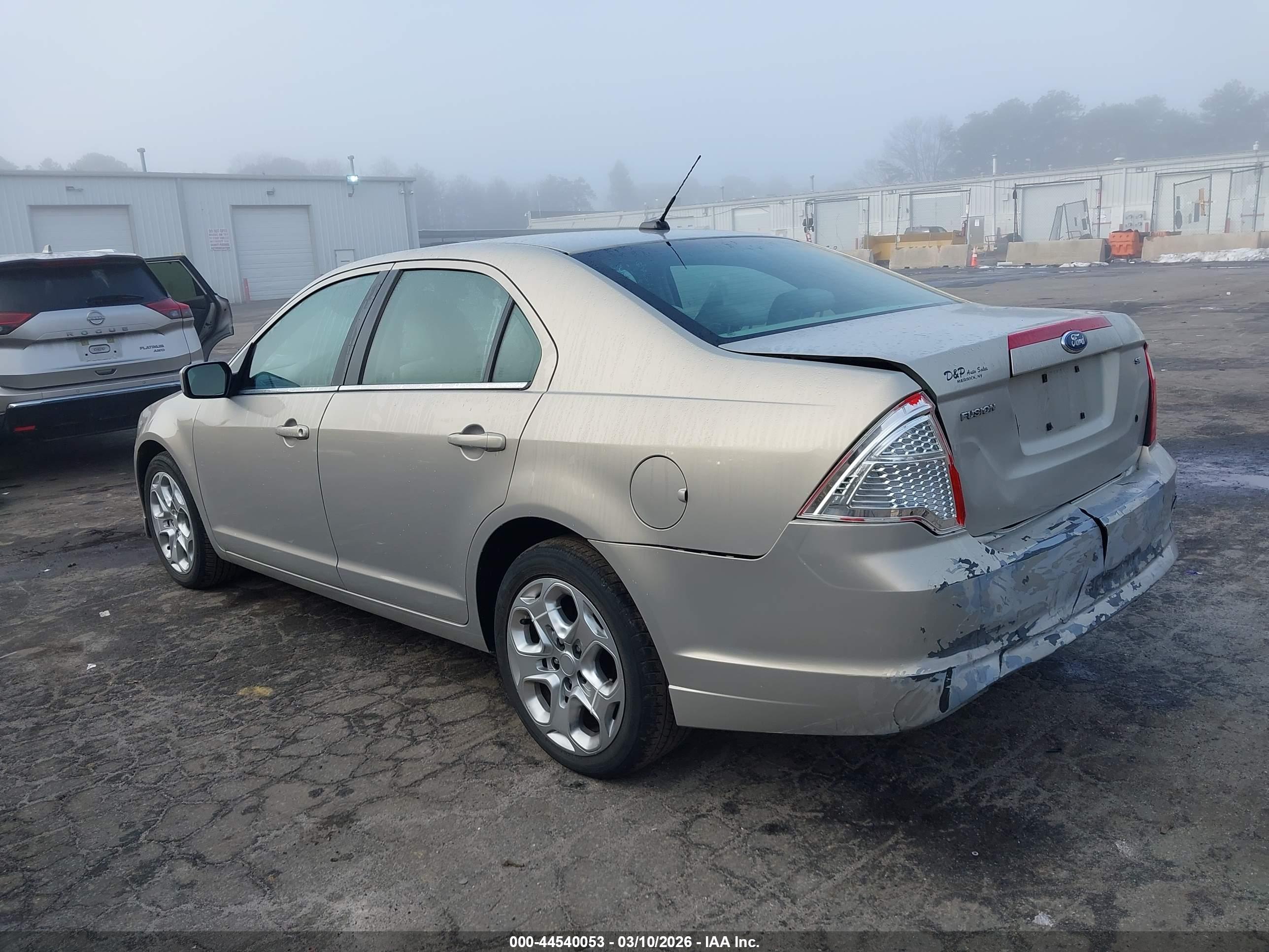 FORD FUSION image 3