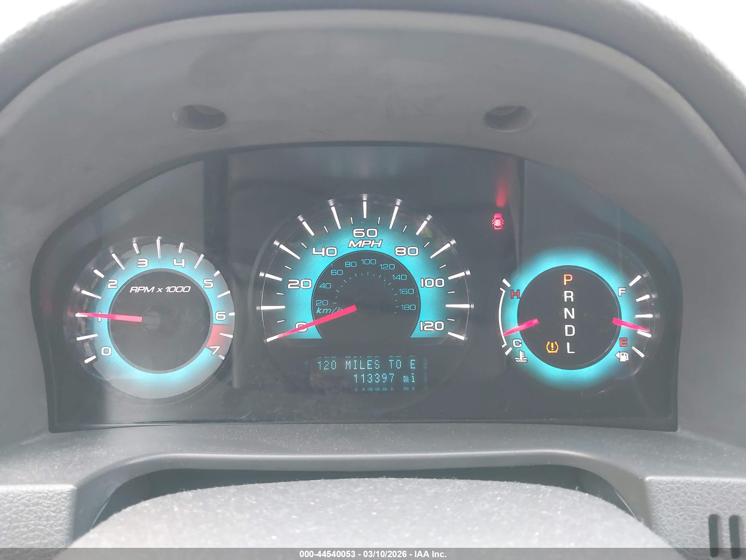 FORD FUSION image 7