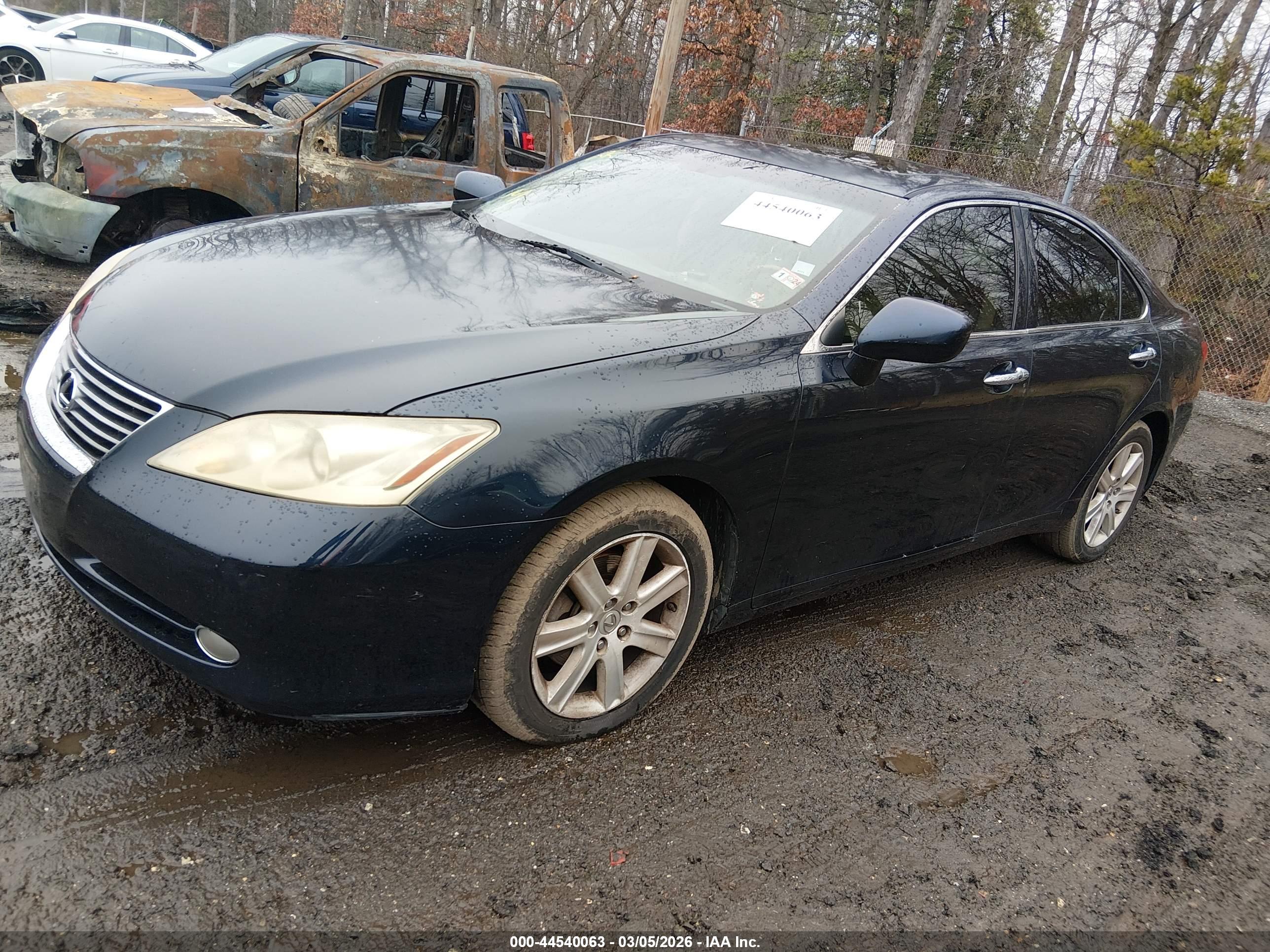 LEXUS ES image 2