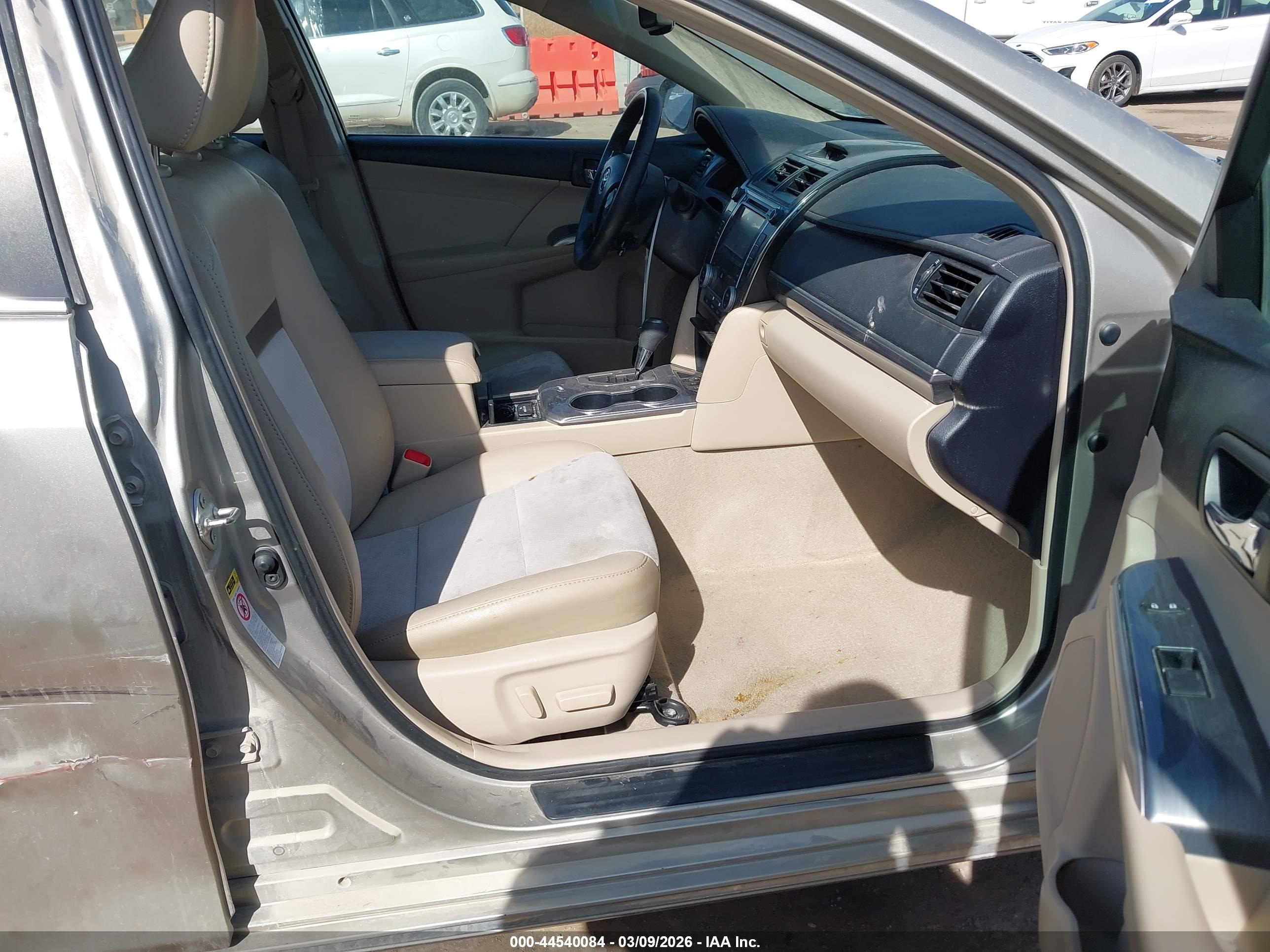 TOYOTA CAMRY image 5