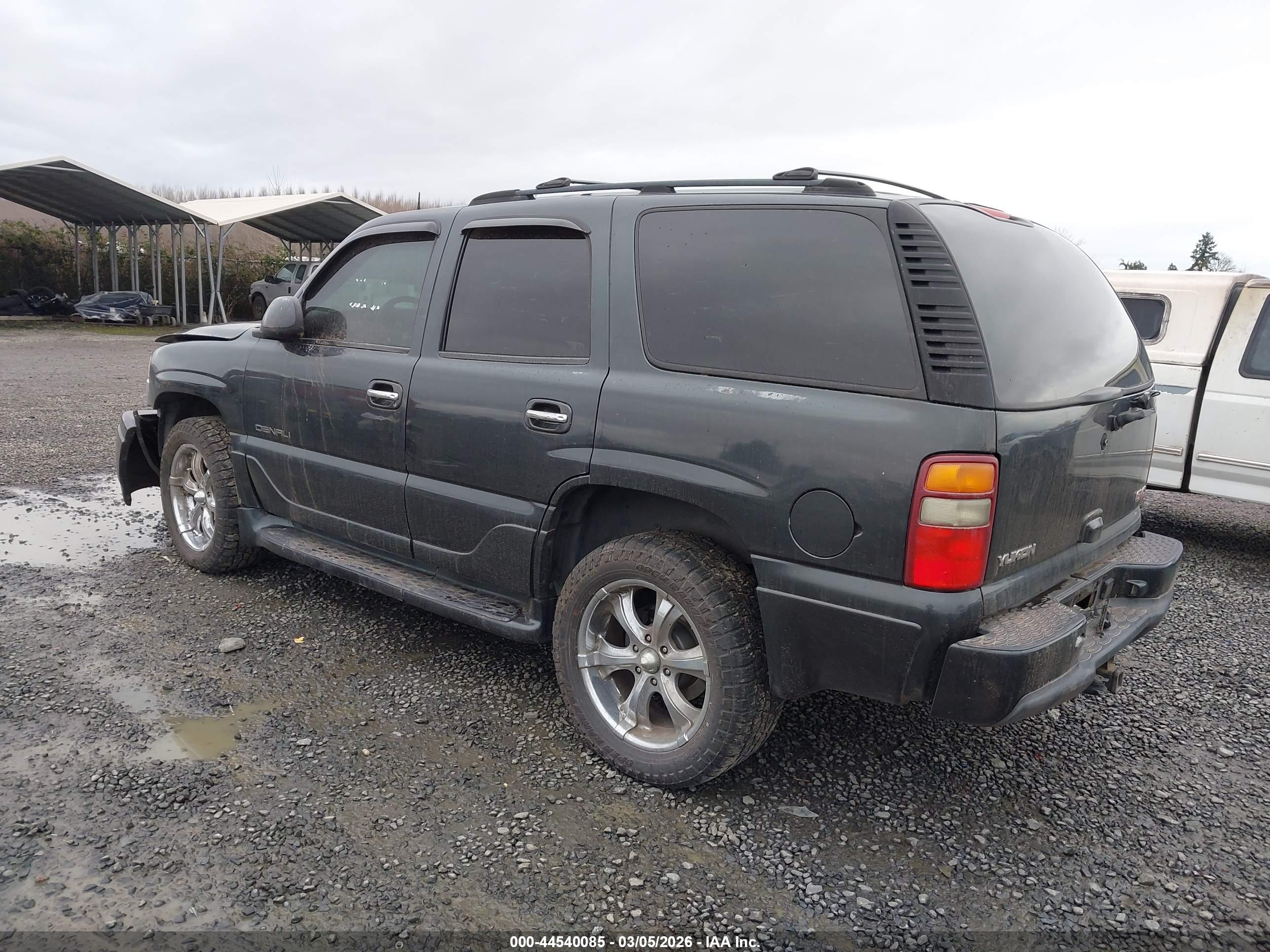 GMC YUKON image 3