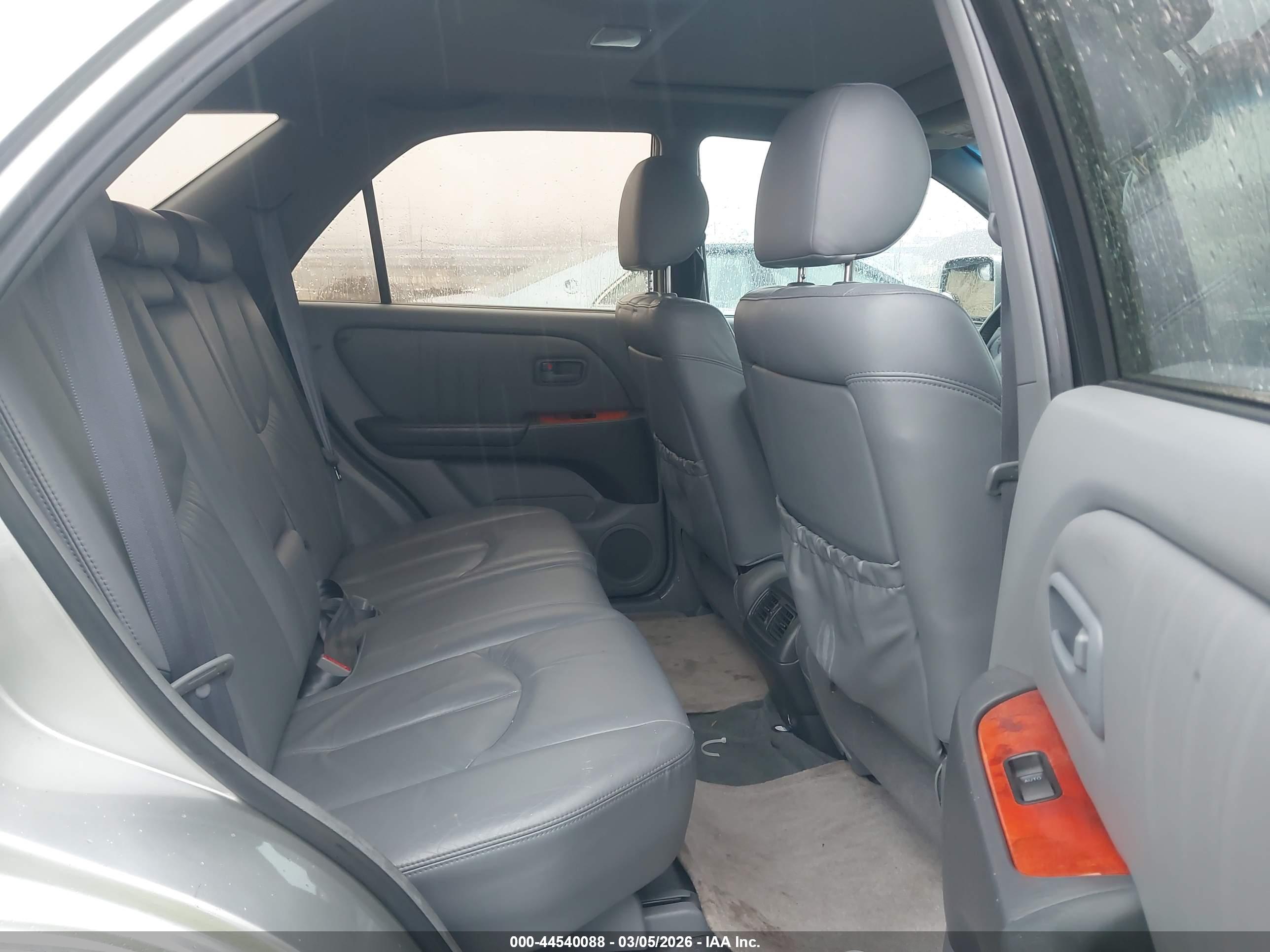 LEXUS RX image 8