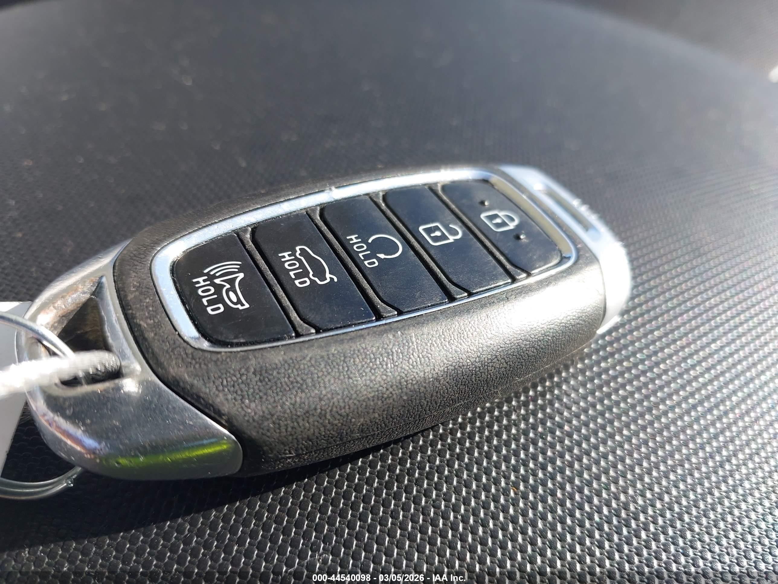 HYUNDAI ELANTRA image 11