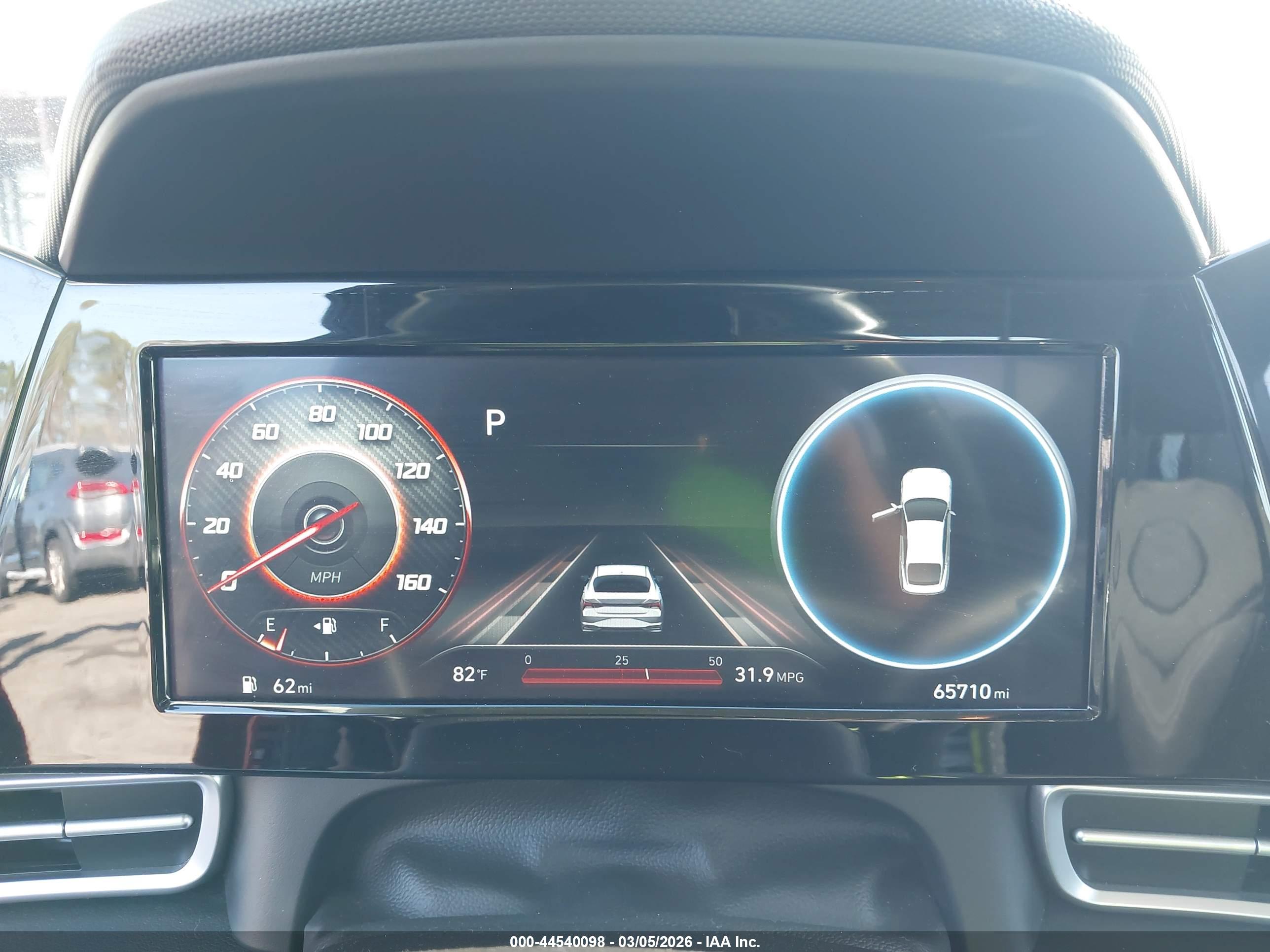HYUNDAI ELANTRA image 7