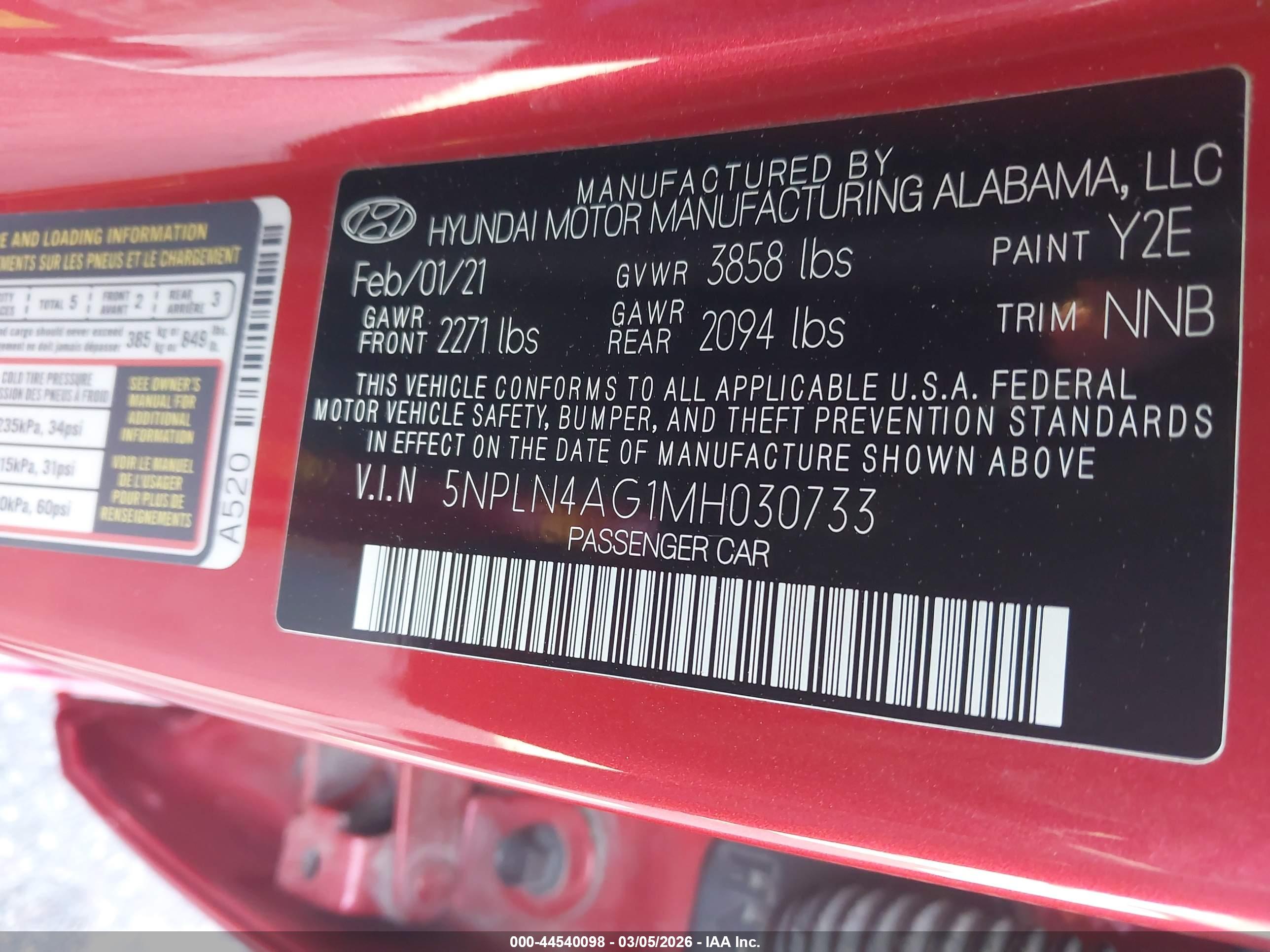 HYUNDAI ELANTRA image 9