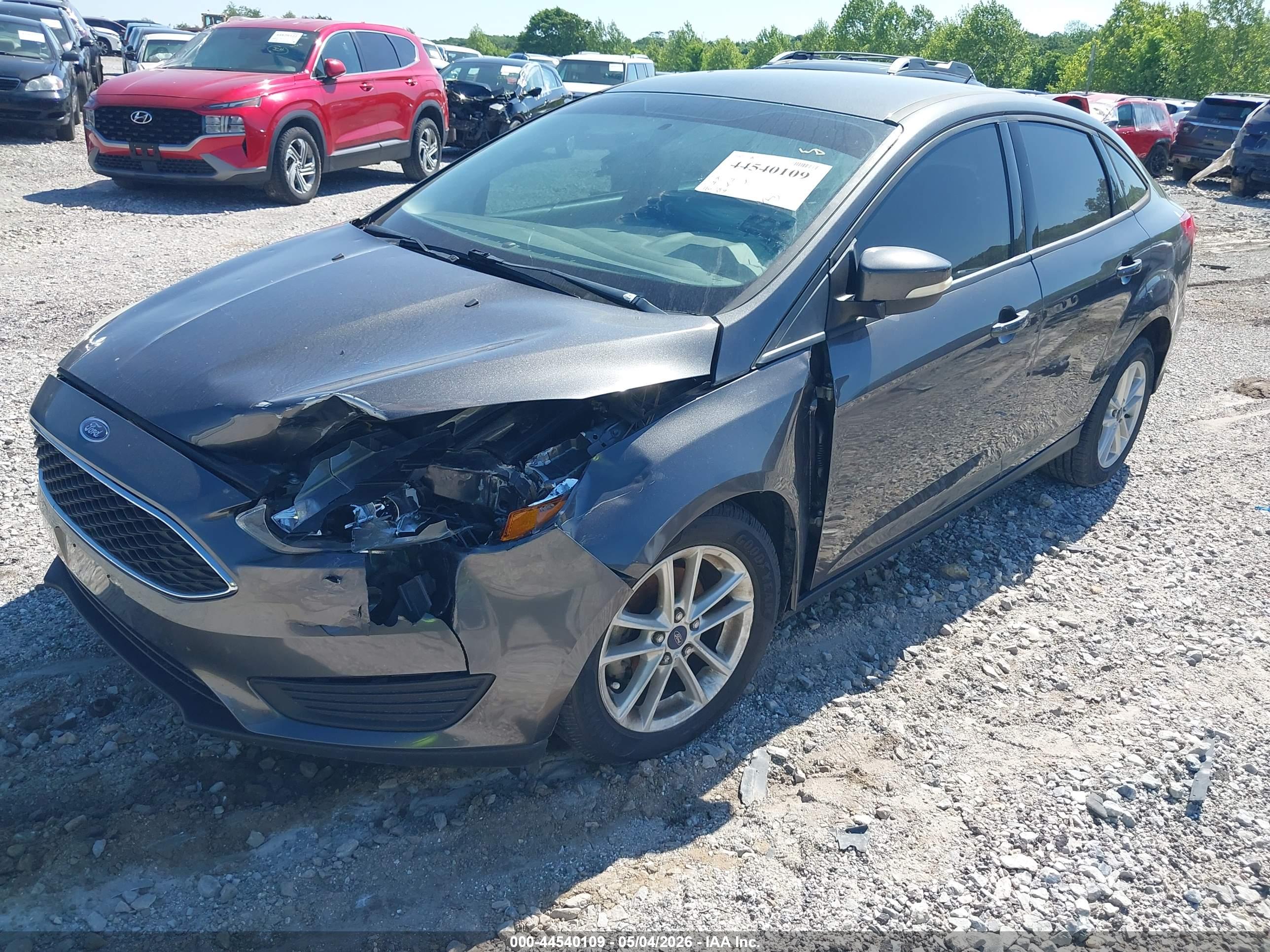 FORD FOCUS image 2