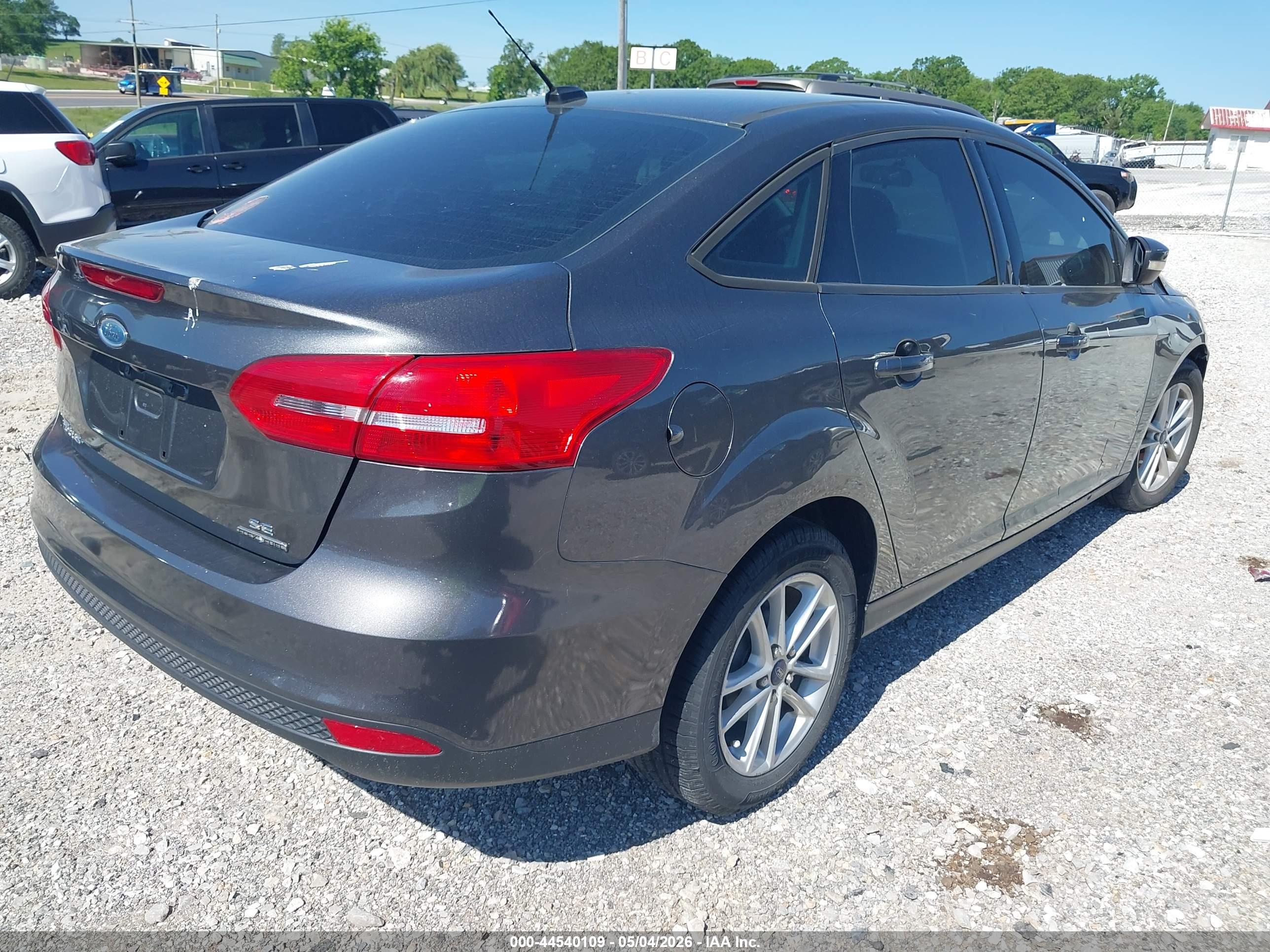 FORD FOCUS image 4