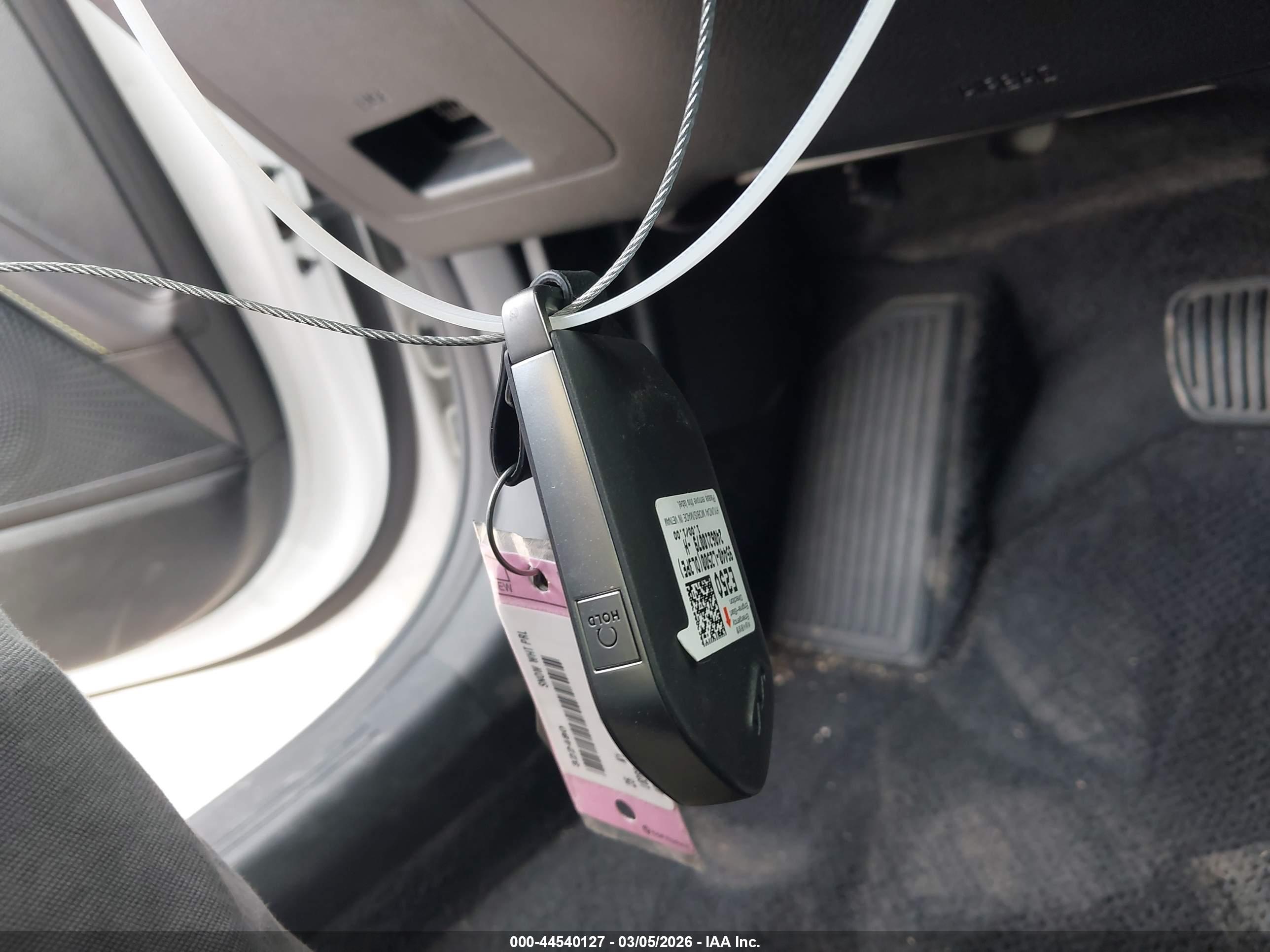 KIA K5 image 11