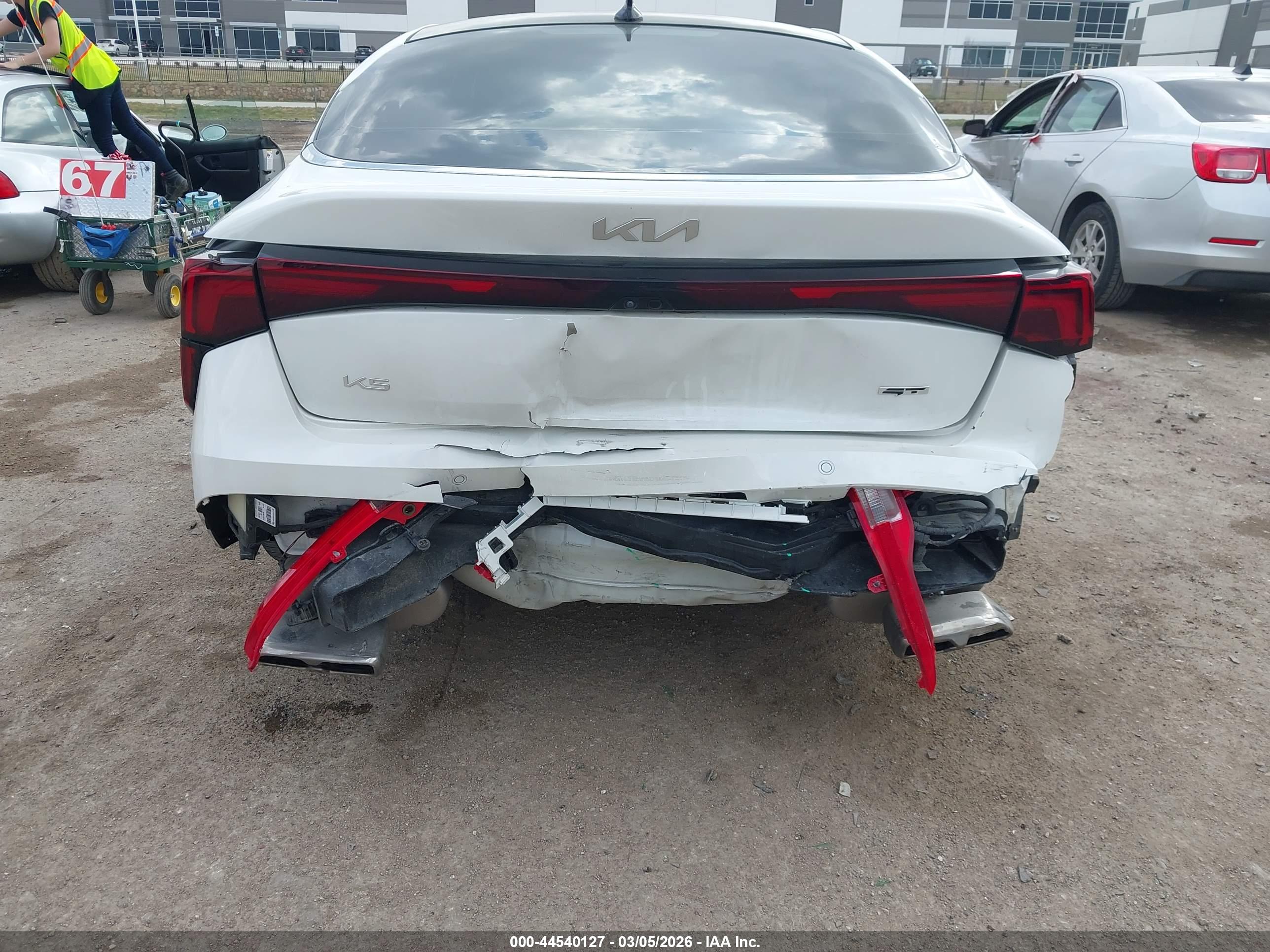 KIA K5 image 6