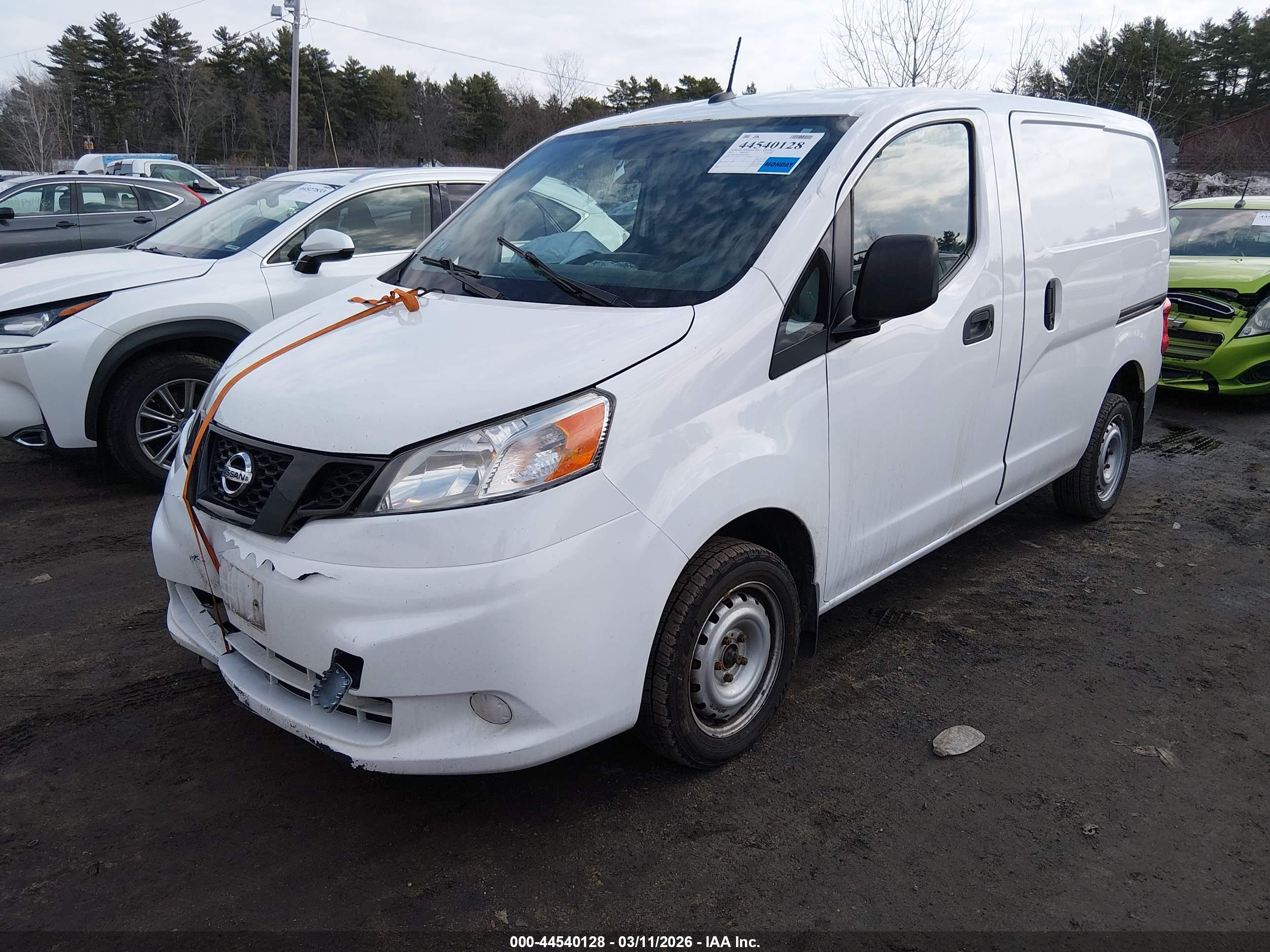 NISSAN NV200 image 2
