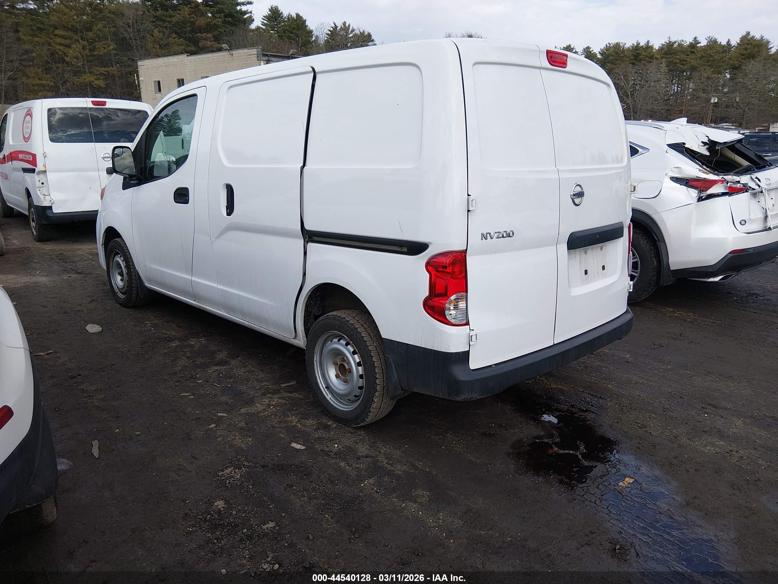 NISSAN NV200 image 3