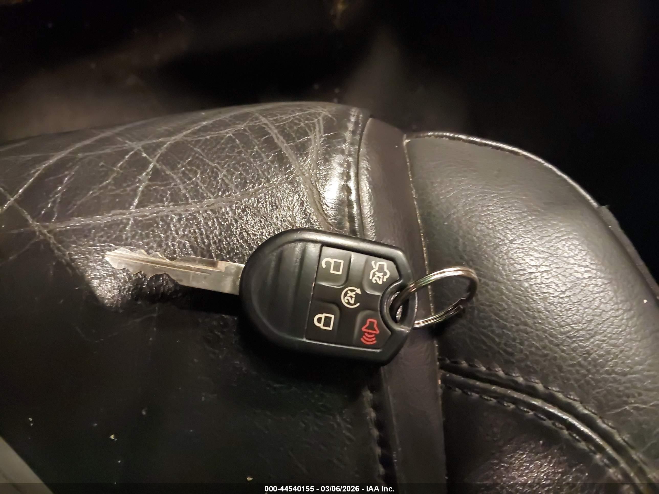 FORD EXPLORER image 11
