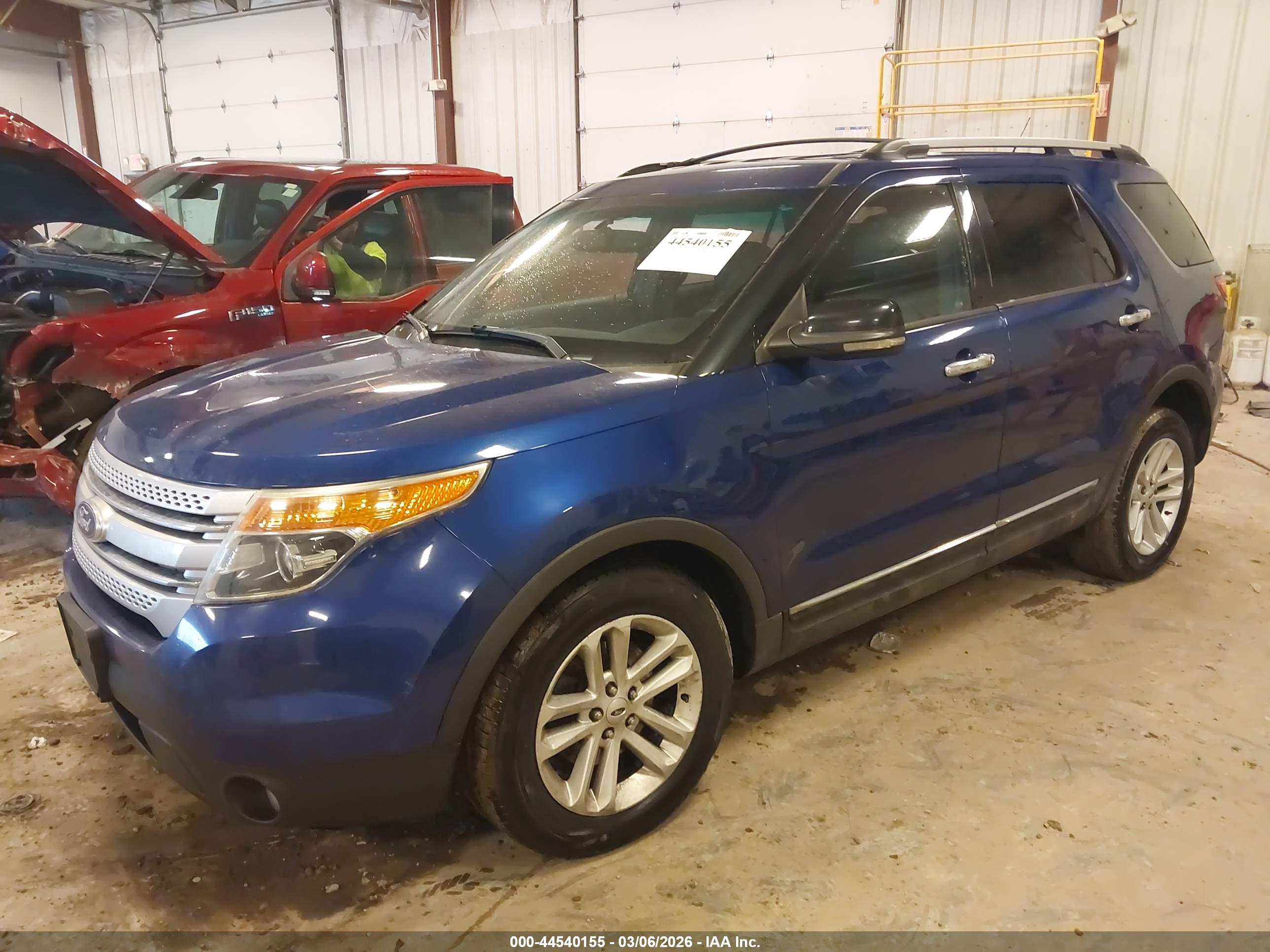 FORD EXPLORER image 2