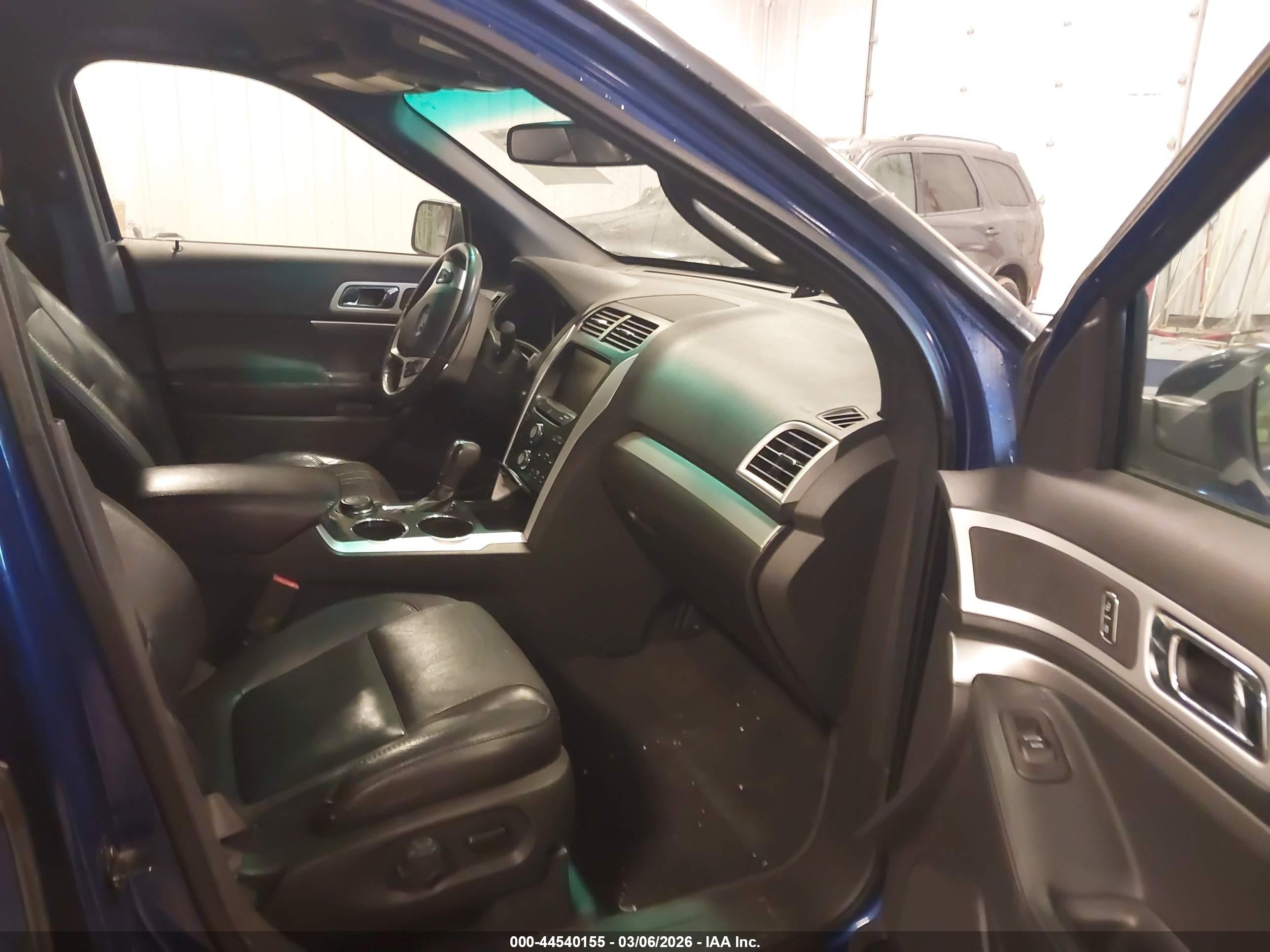 FORD EXPLORER image 5