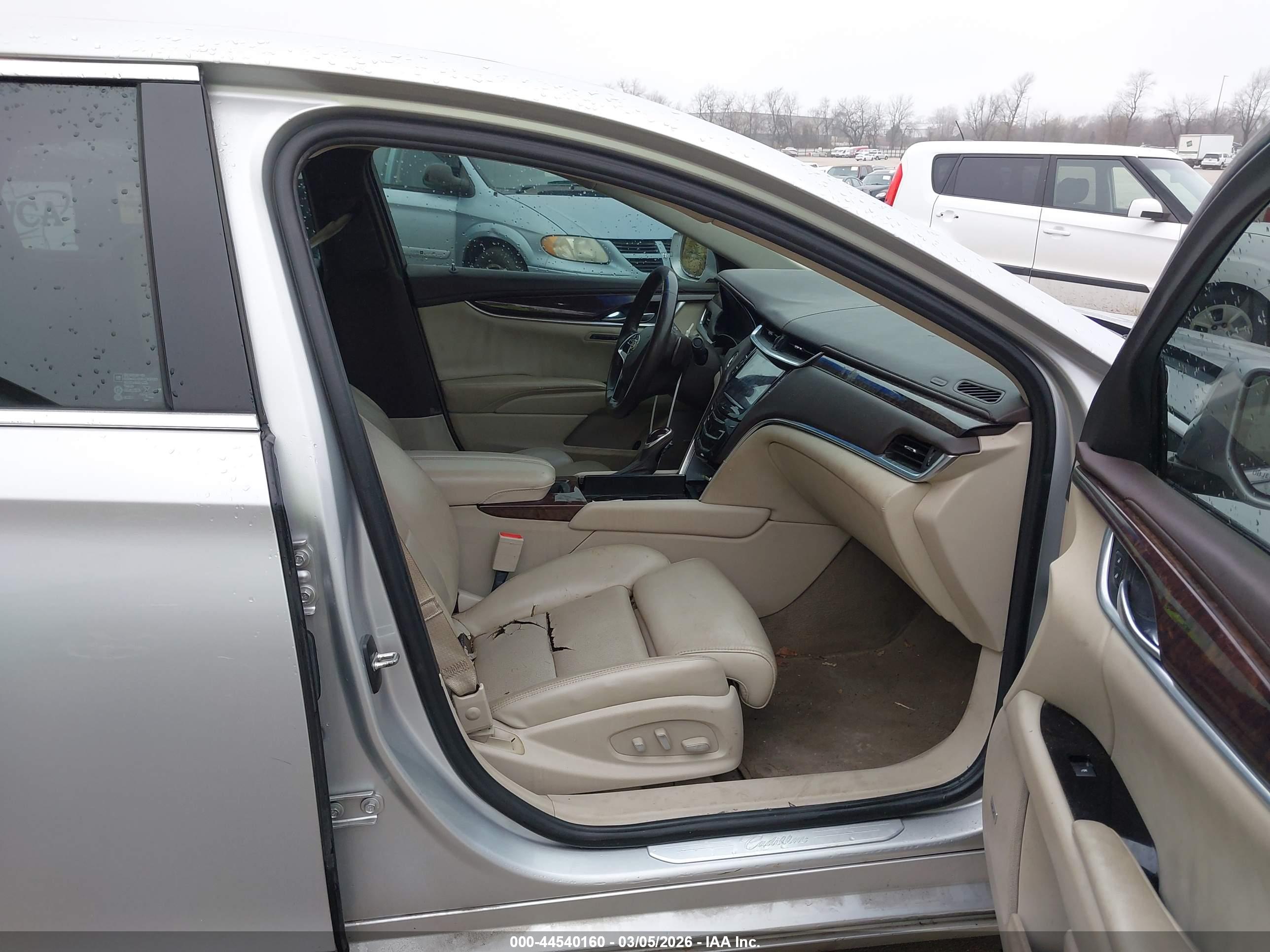 CADILLAC XTS image 5